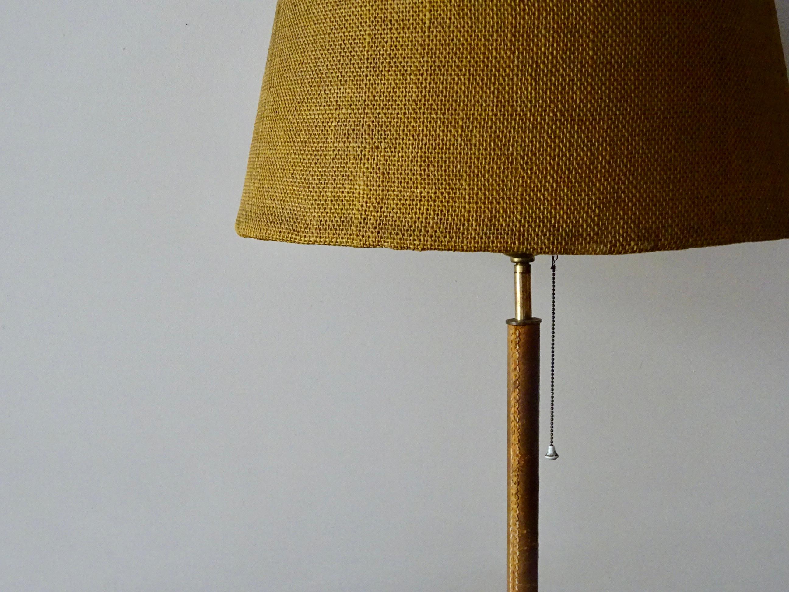 Klassische und moderne Schreibtischlampe. Spanien 60er Jahre. im Angebot 3