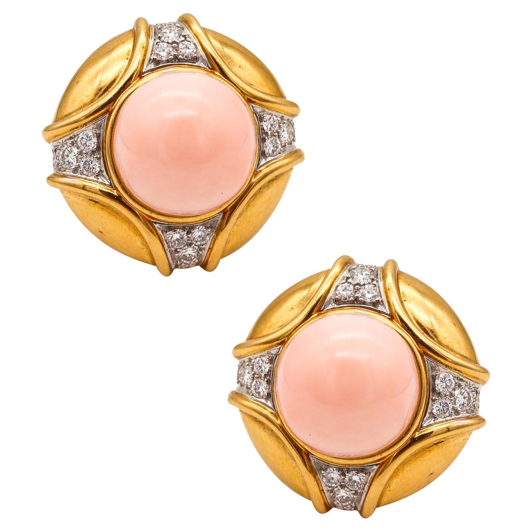 Klassische klassische Engelshaut-Korallenohrringe aus 18Kt Gold mit 26,56 Karat Diamanten und Korallen