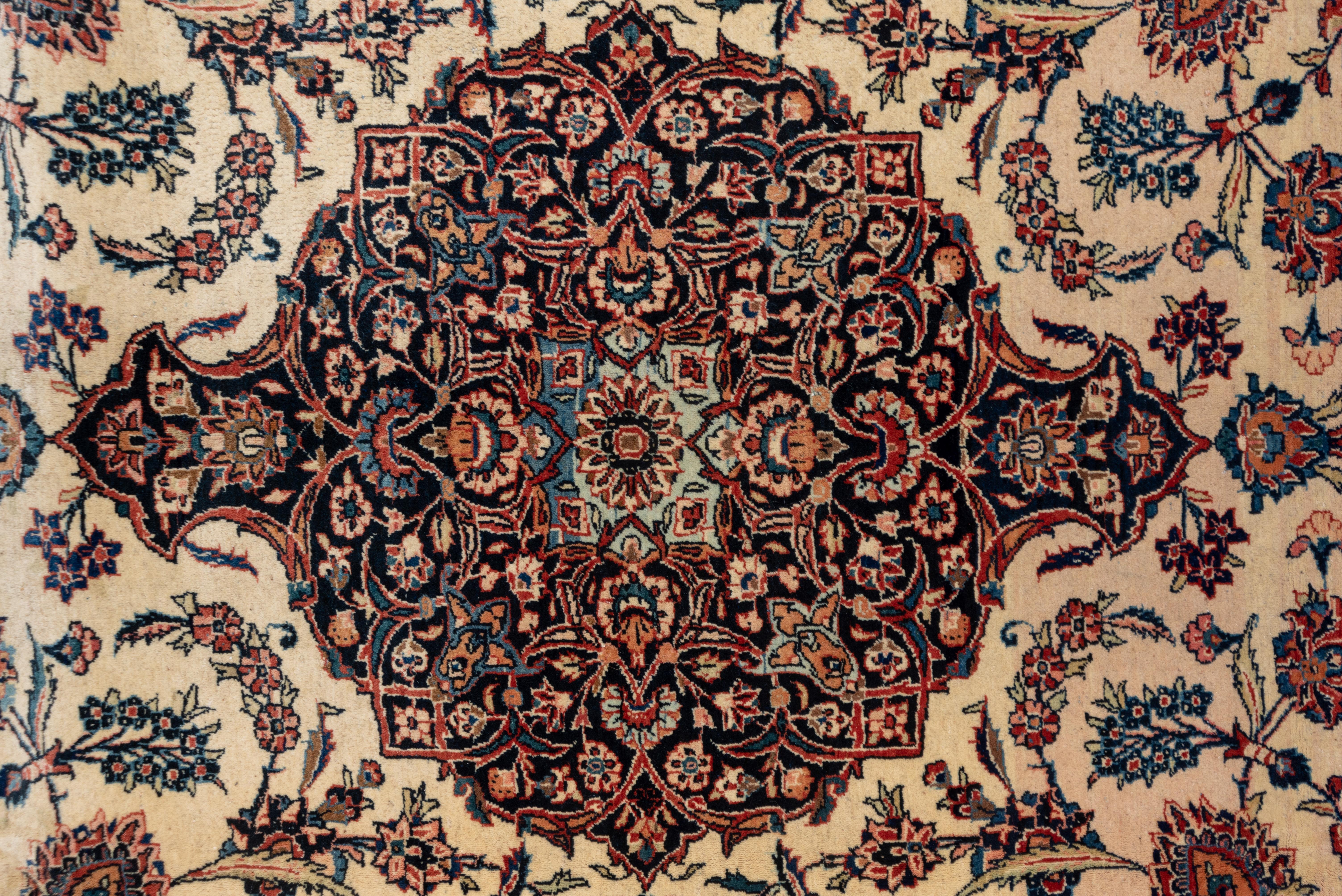 Mid-20th Century Classic Antique Persian Kashan Rug, Floral Field with a Center Medallion For Sale