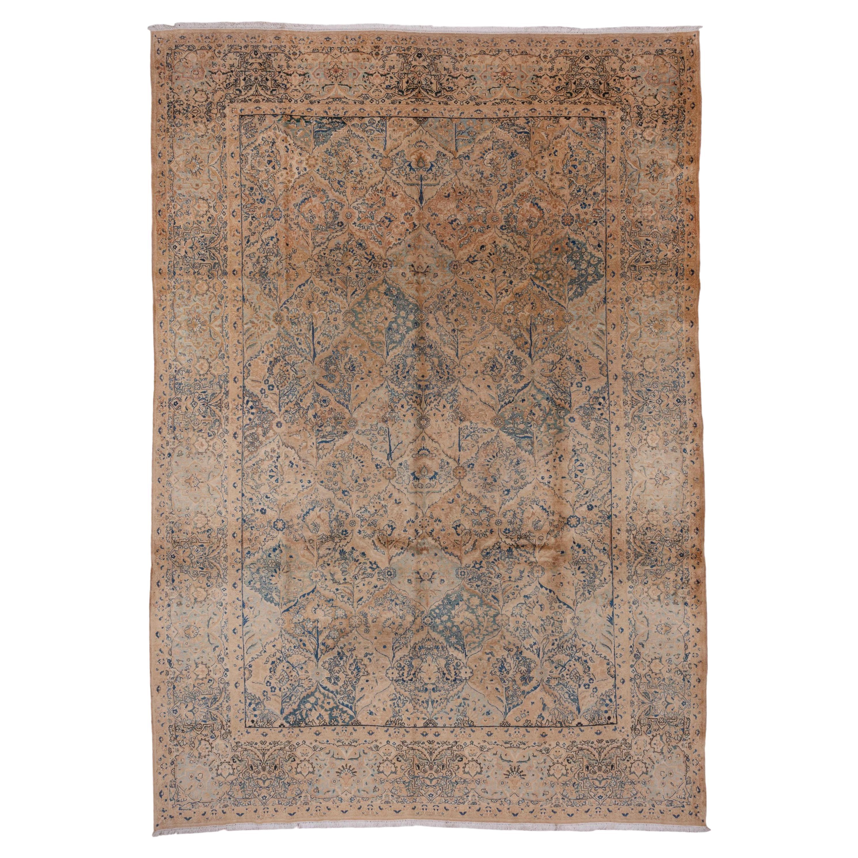 Klassischer antiker persischer Kerman Teppich, Beige & Blaue Palette, ca. 1930s im Angebot