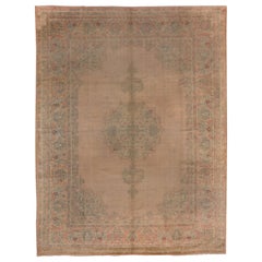 Klassischer klassischer antiker türkischer Oushak-Teppich, beiges Feld, Mittelmedaillon, ca. 1920er Jahre