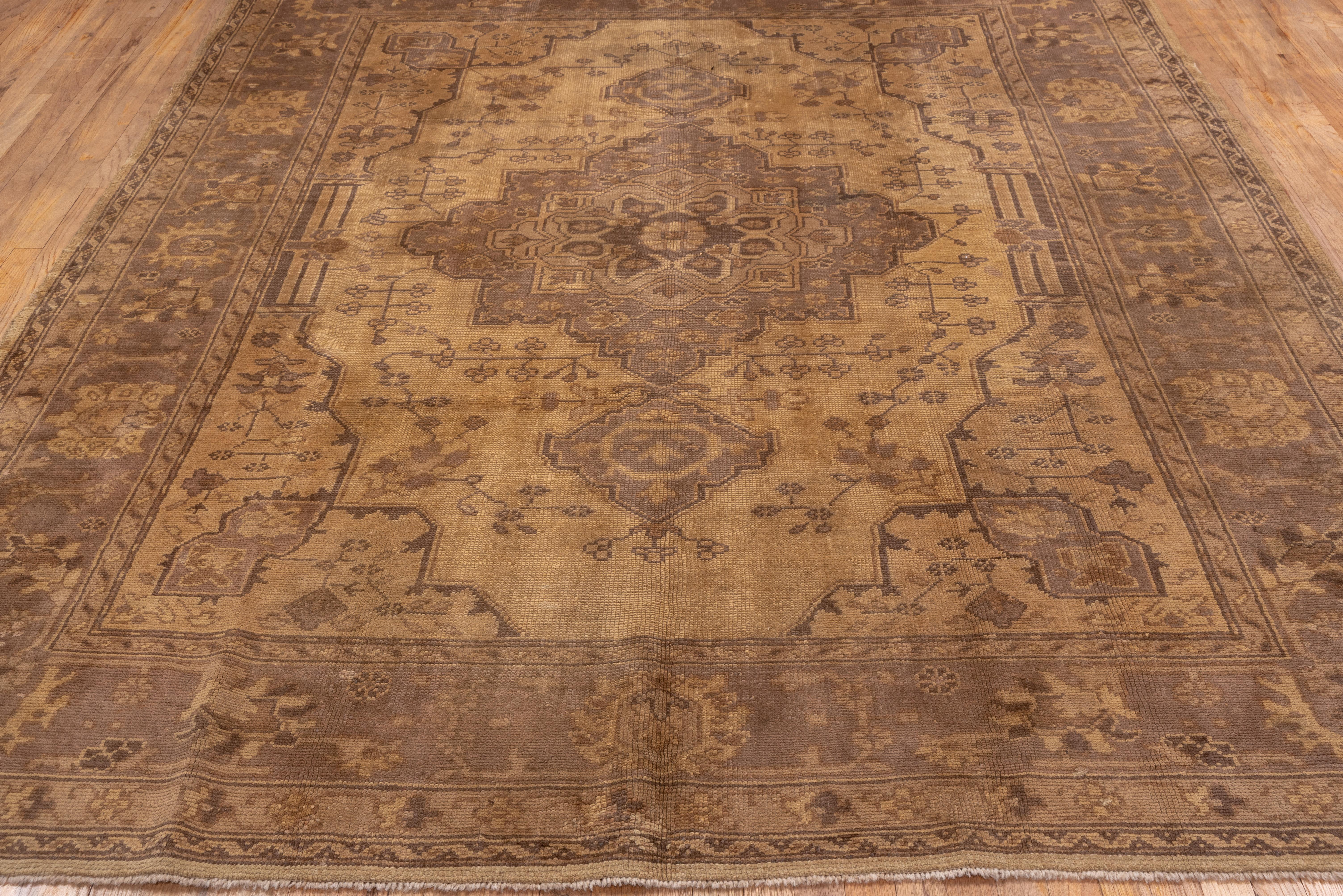 Classic Antique Turkish Oushak Rug, Lavender Tones, circa 1920s In Good Condition For Sale In New York, NY