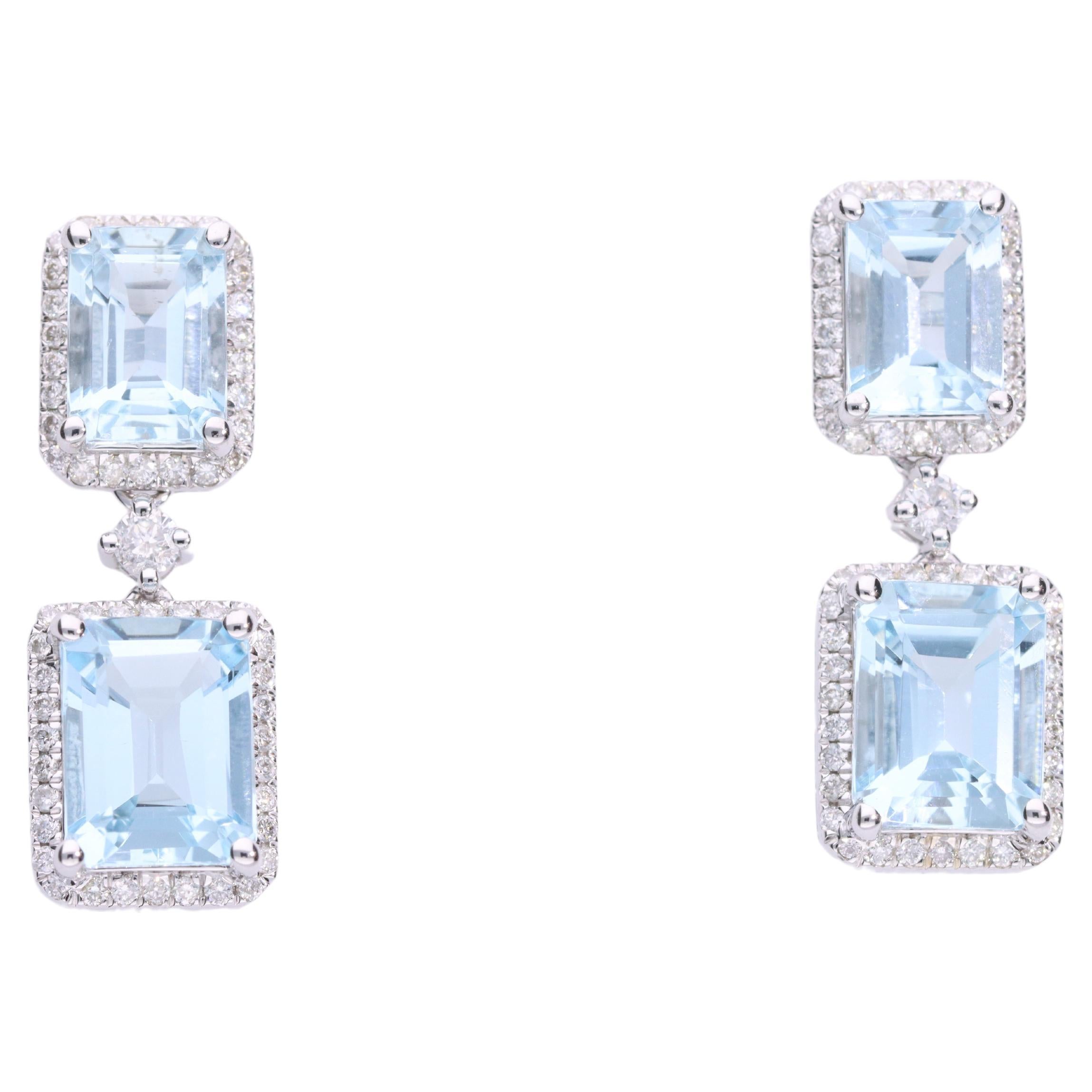 Boucle d'oreille Classic Aquamarine en or blanc 14k, taille émeraude et diamants de taille ronde