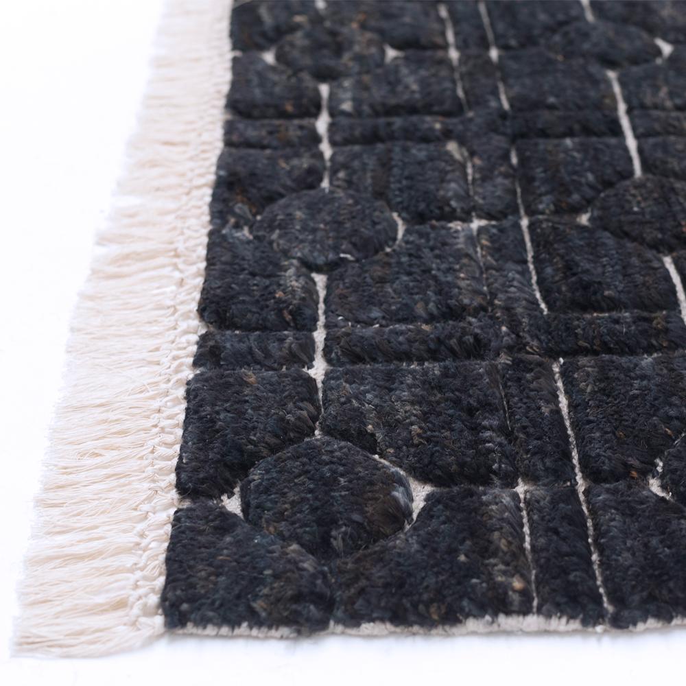 Classic Architectural Customizable Breezeblock Weave Rug in Midnight Large In New Condition For Sale In Charlotte, NC