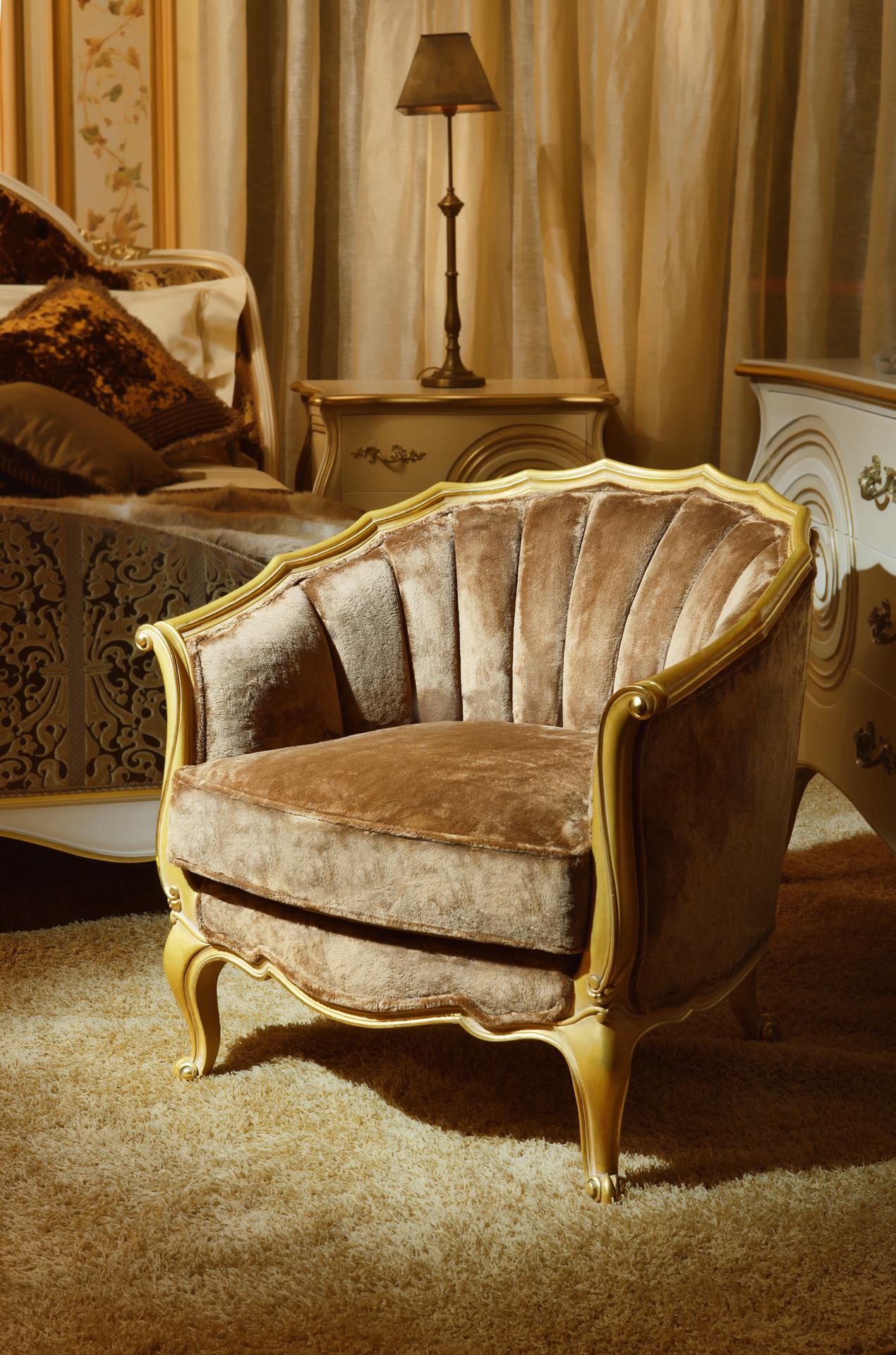 Sillón Clásico Inspirado en el Estilo Louise Philippe, Tallado a Mano Totalmente Made in Italy Siglo XXI y contemporáneo en venta