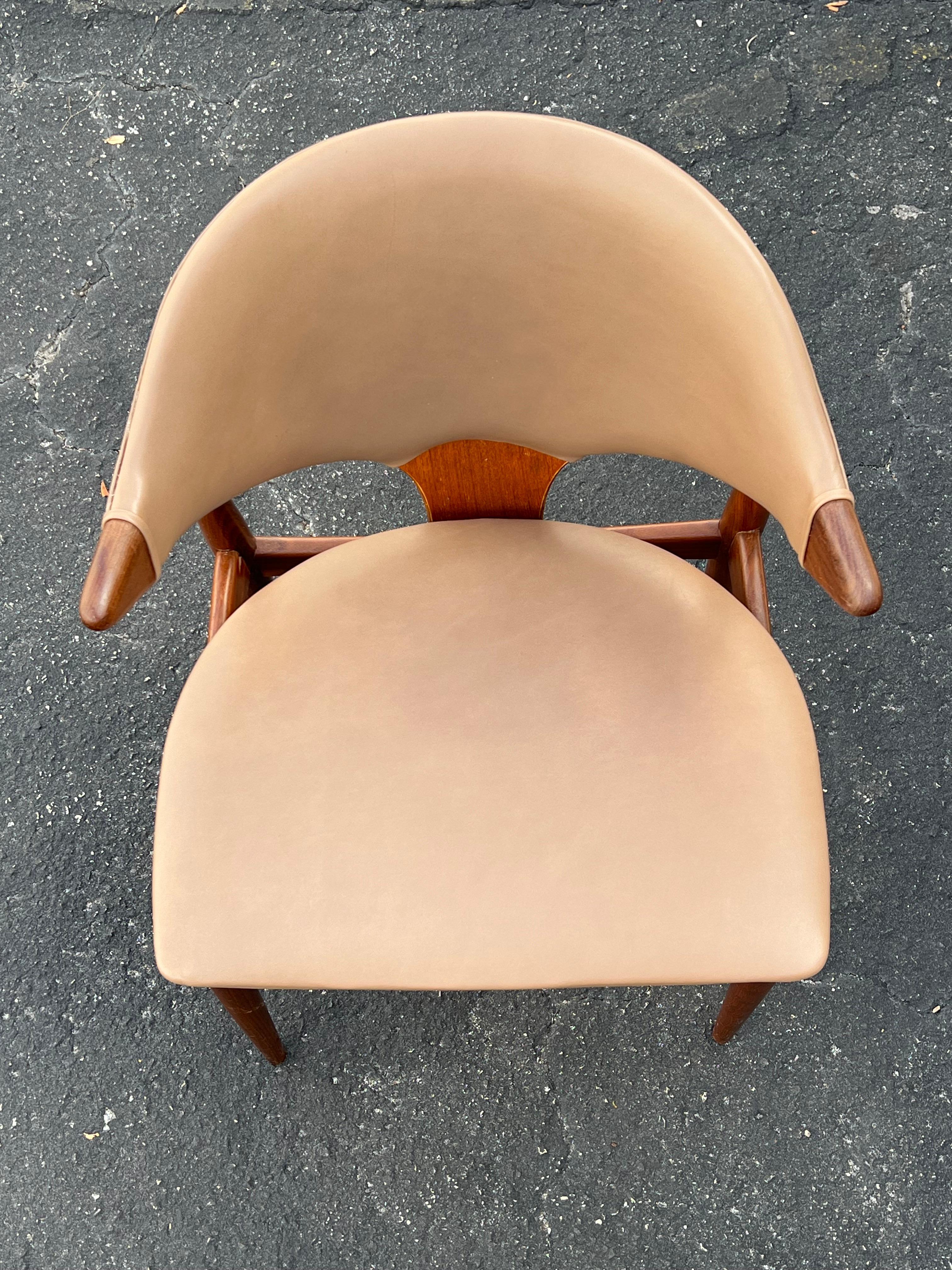 Classic Arne Vodder Leather And Teak Chair For Mahjongg Holland 1964 In Good Condition For Sale In St.Petersburg, FL