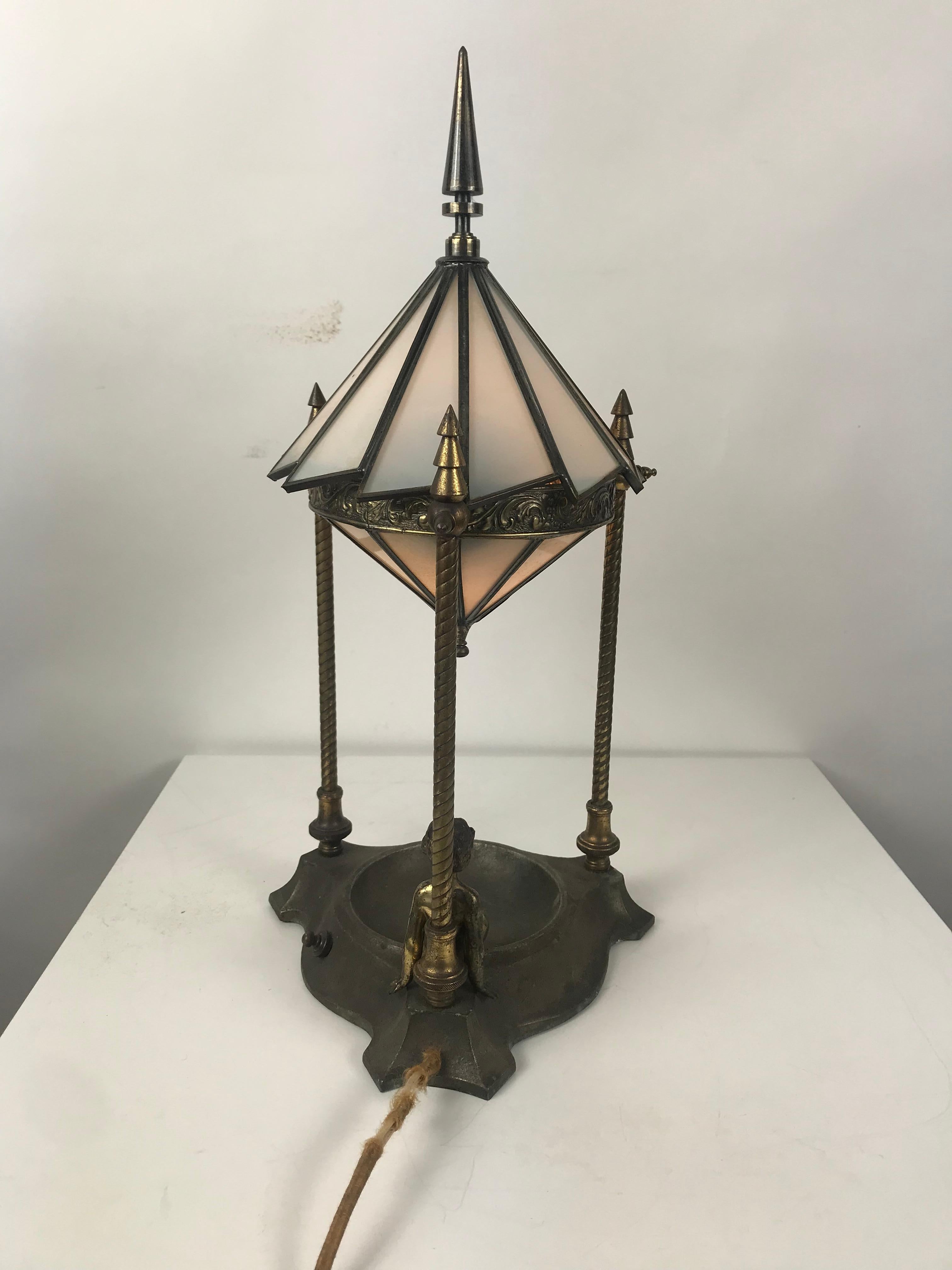 American Classic Art Deco Boudoir Lamp Stunning Ziggurat Leaded Shade