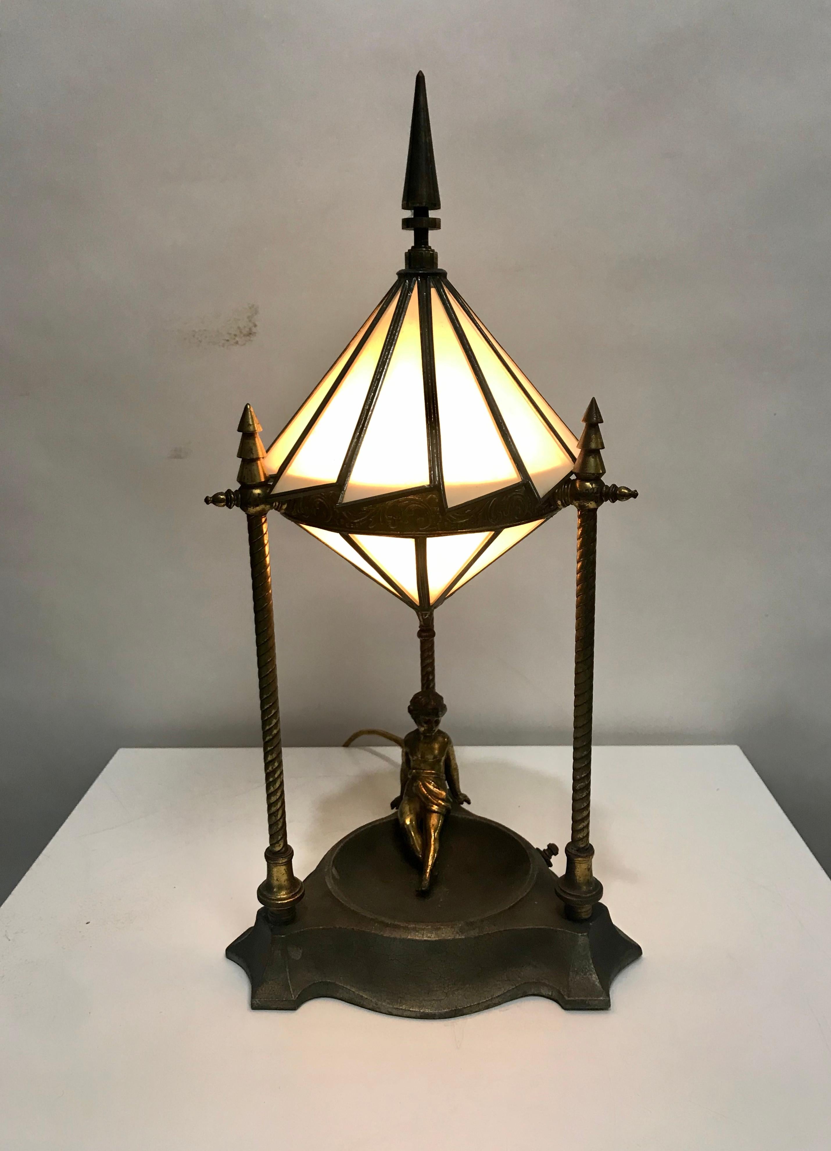 Mid-20th Century Classic Art Deco Boudoir Lamp Stunning Ziggurat Leaded Shade