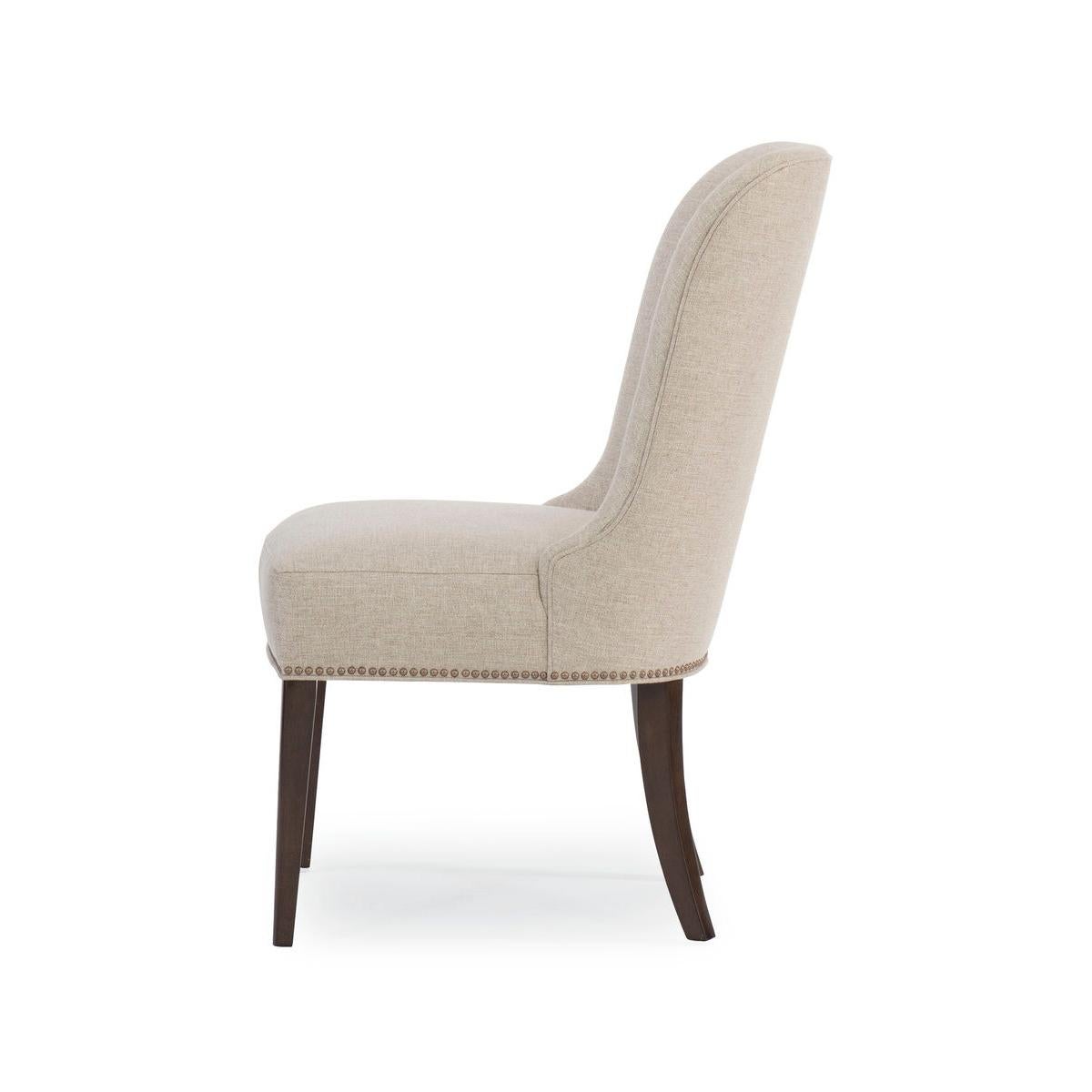 Classic Art Deco Esszimmerstuhl - Zwei (Vietnamesisch) im Angebot