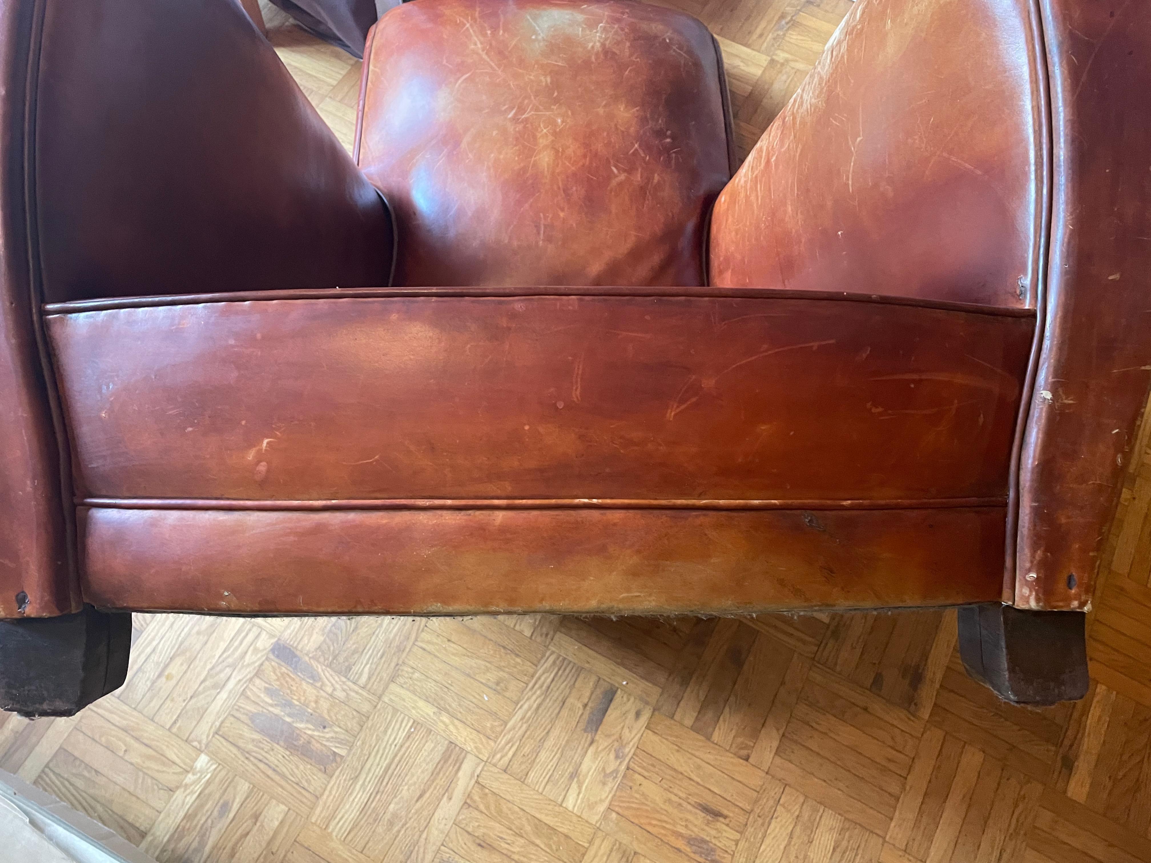 Classic Art Déco leather upholstered brown Club Chair. France 1930s. For Sale 6