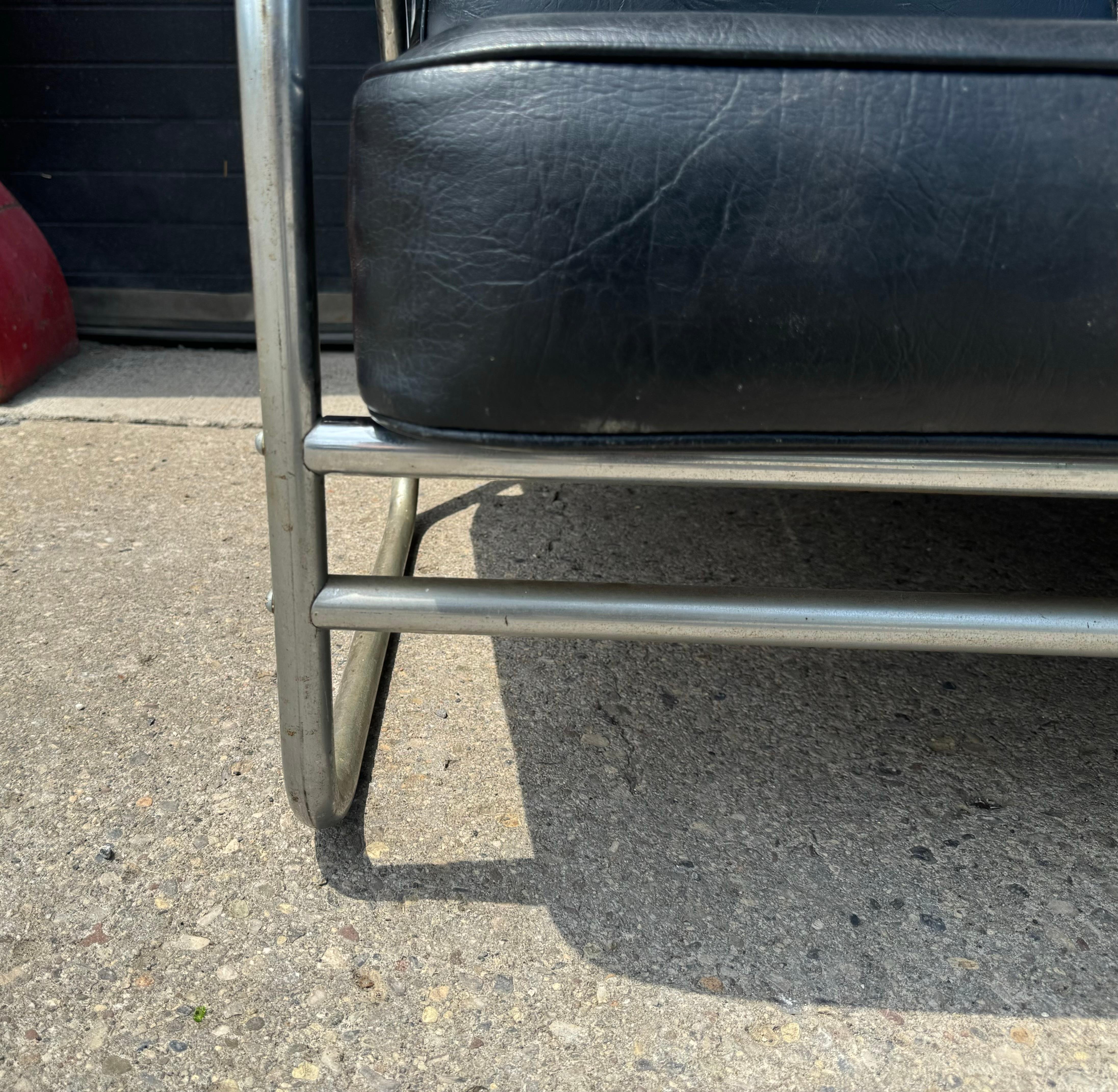 Sofá clásico Art Déco / Edad de la Máquina Cromado Tubular de 3 plazas, según Kem Weber en venta 3