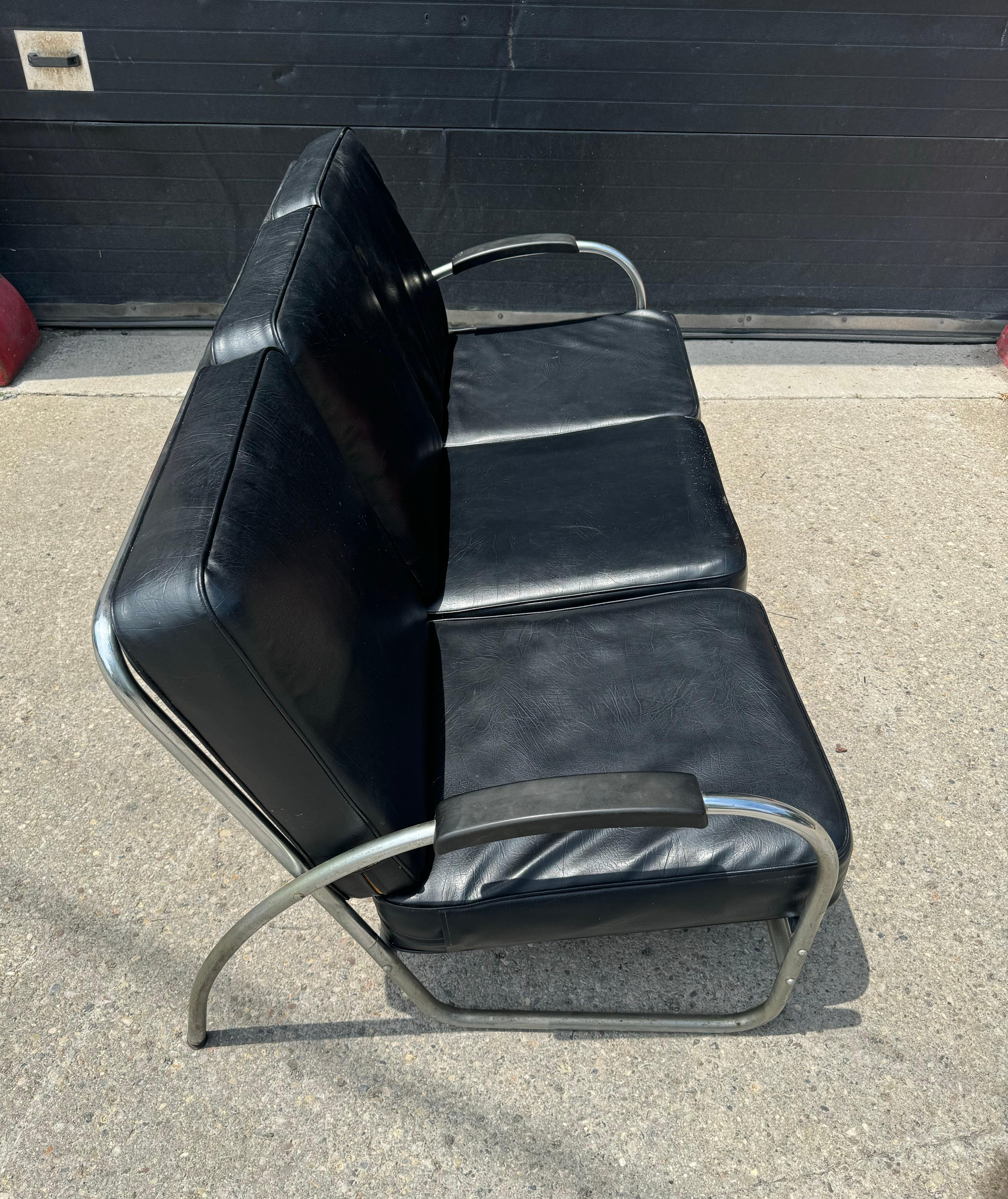 Sofá clásico Art Déco / Edad de la Máquina Cromado Tubular de 3 plazas, según Kem Weber en venta 2