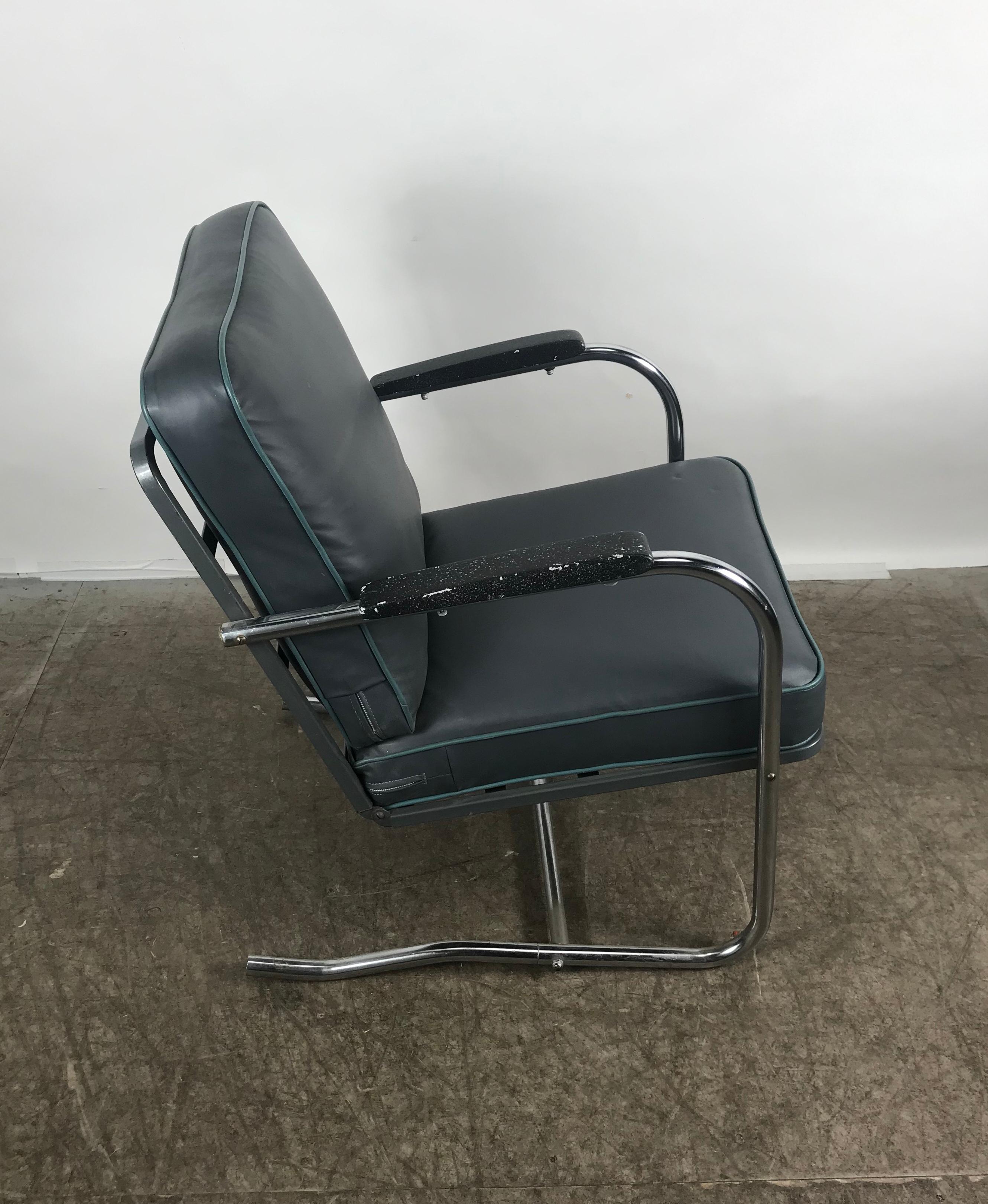 Milieu du XXe siècle Art Déco classique, chaise longue tubulaire chromée Bauhaus en vente