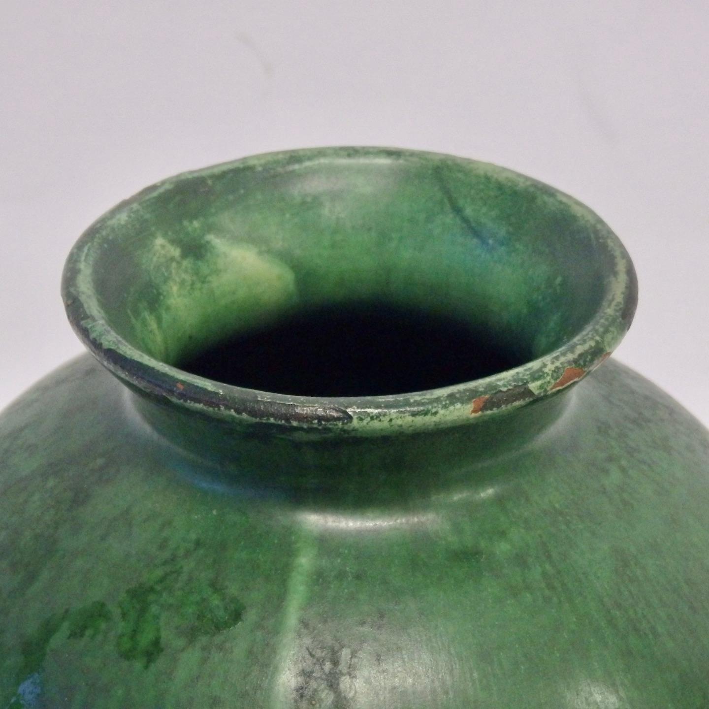 Hand-Crafted Classic Arts & Crafts Grueby Style Green Pottery Vase 