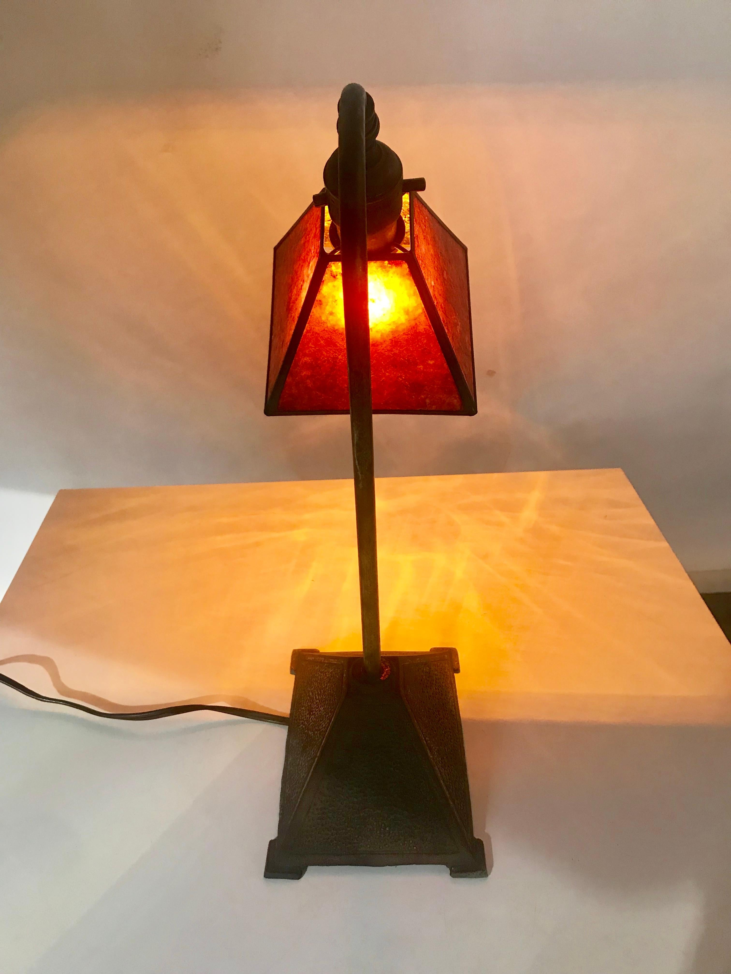 Classic Arts & Crafts metal and mica shade desk lamp by N Y W L F Co. Chicago, metal base, stem and frame retains original bronze patina, beautiful 4-sided lamp shade with original mica panels,.