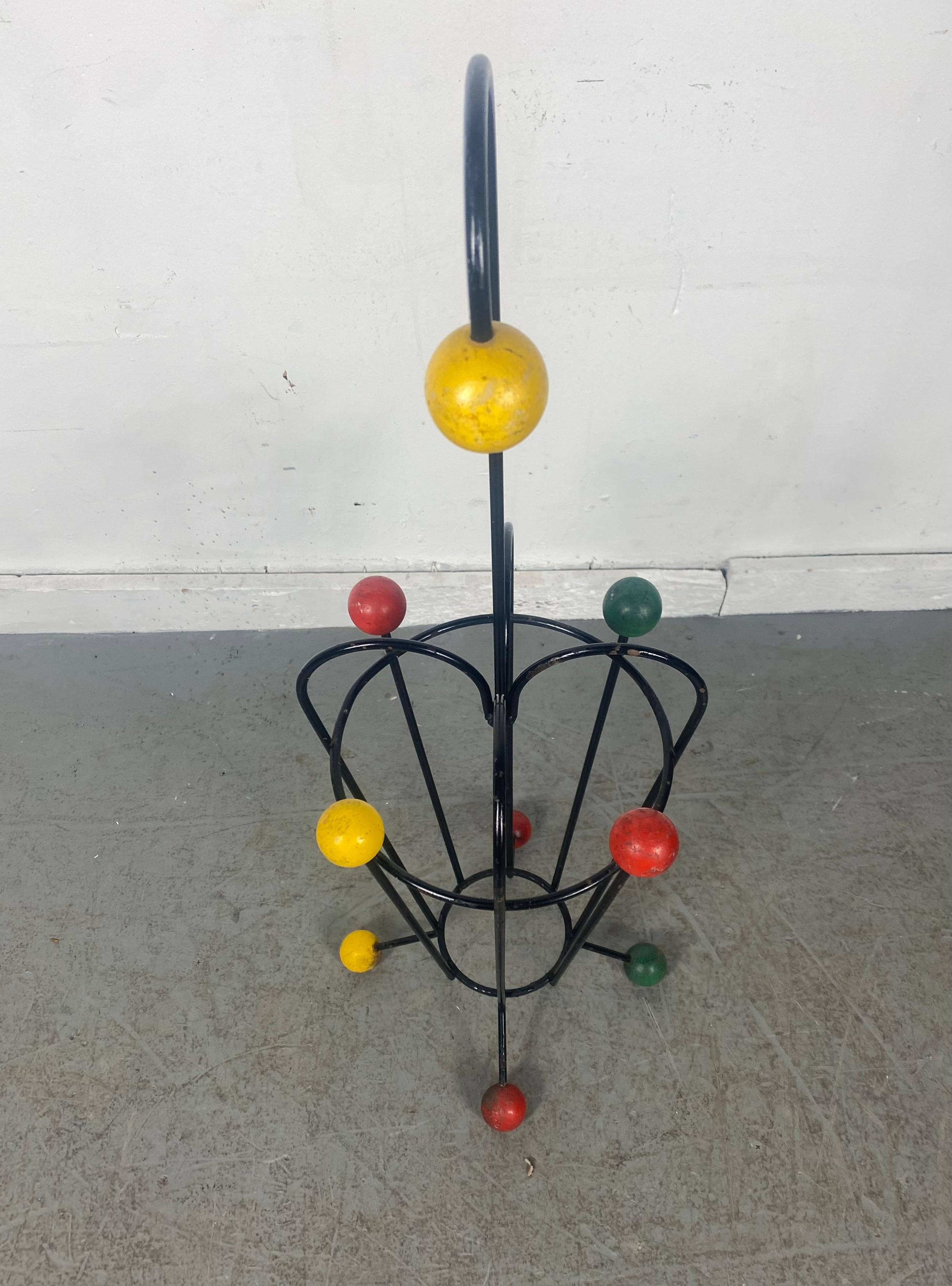 Mid-Century Modern Porte-parapluies de conception atomique classique et moderniste franais, boules en fer et couleurs en vente