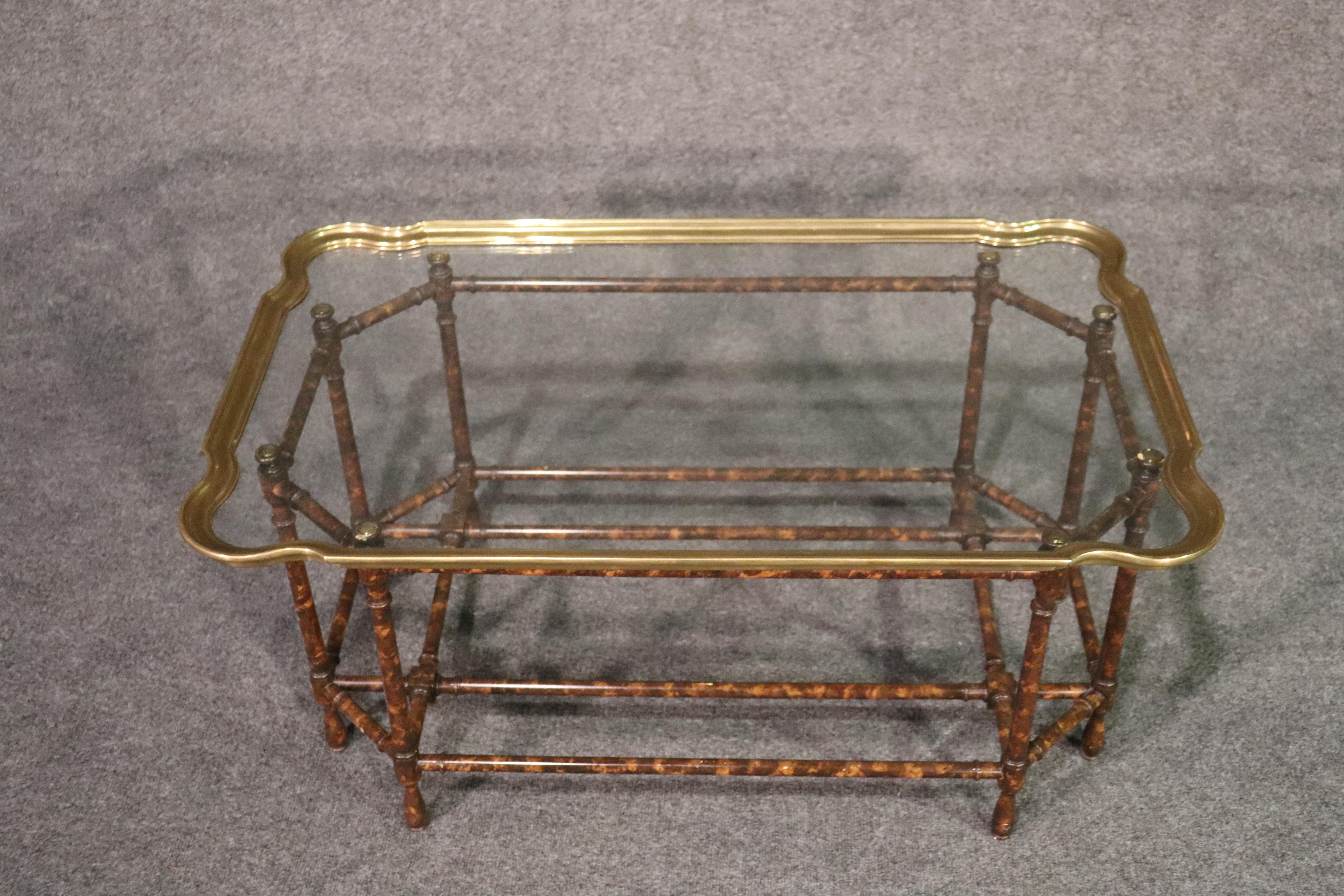 Classic Baker Brass Tray Top English Regency Style Bamboo Coffee Cocktail Table In Good Condition In Swedesboro, NJ