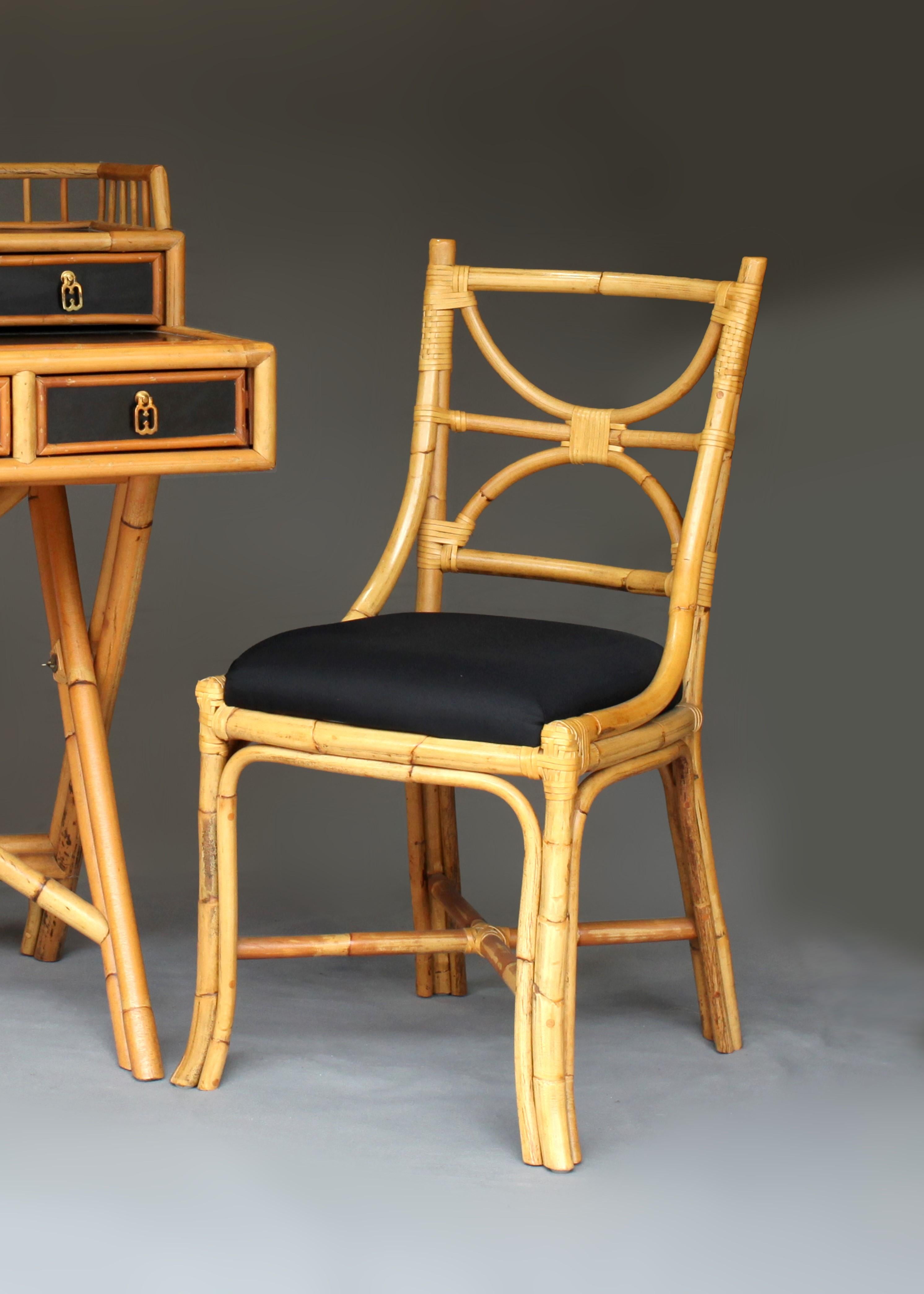 Classic Bamboo & Lacquer Campaigner Schreibtisch mit Stuhl von E. Murio (Philippinisch) im Angebot