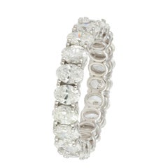 Classic Band White 18K Gold White Diamond Ring for Her
