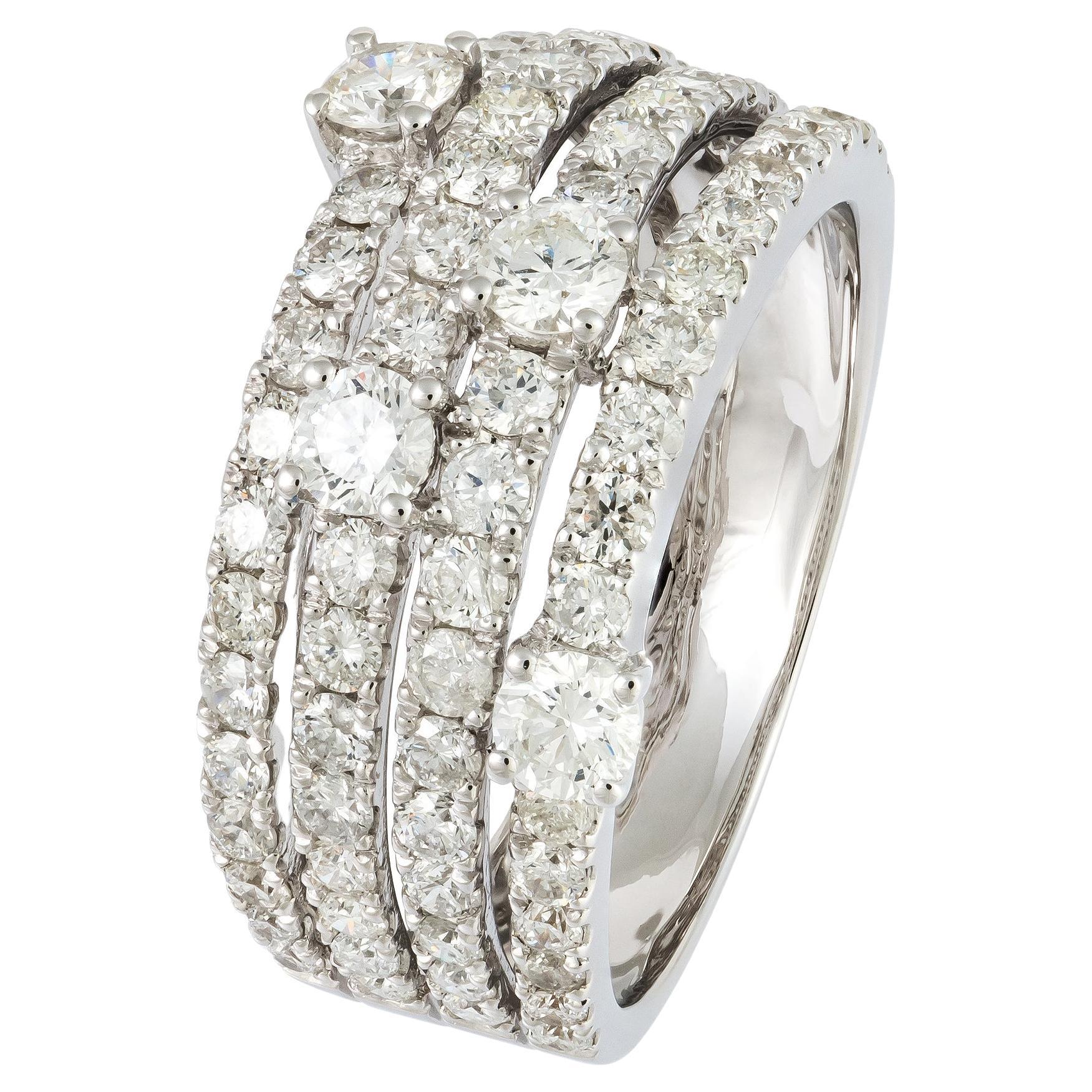 Classic Band White 18K Gold White Diamond Ring for Her