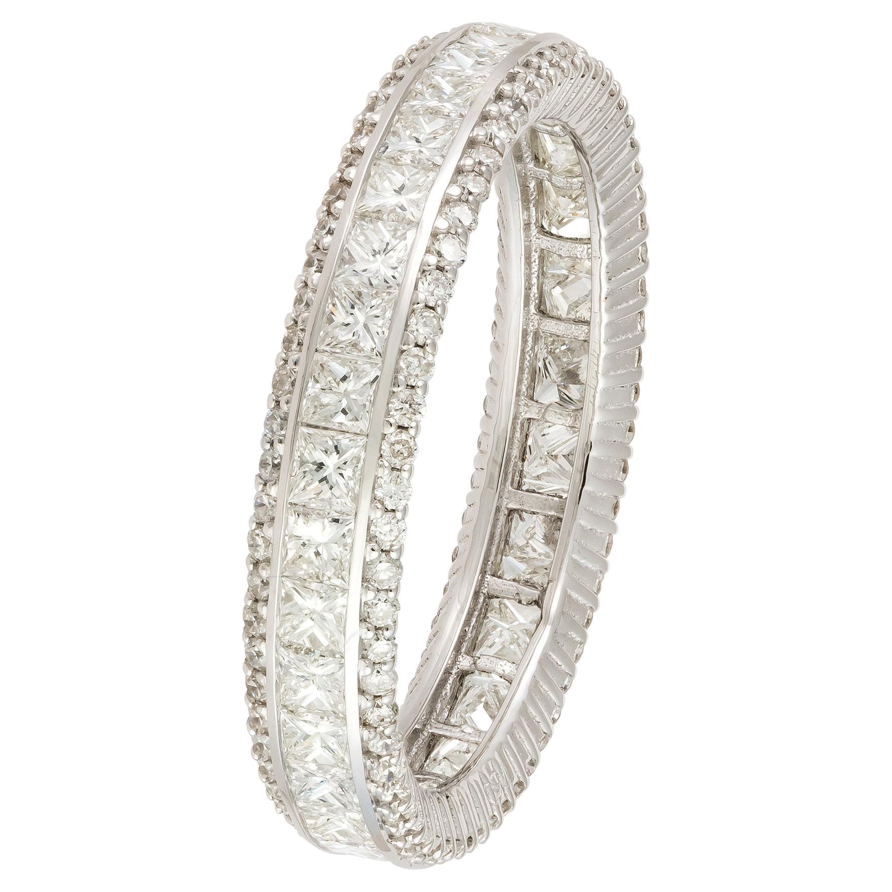 Classic Band White 18K Gold White Diamond Ring for Her