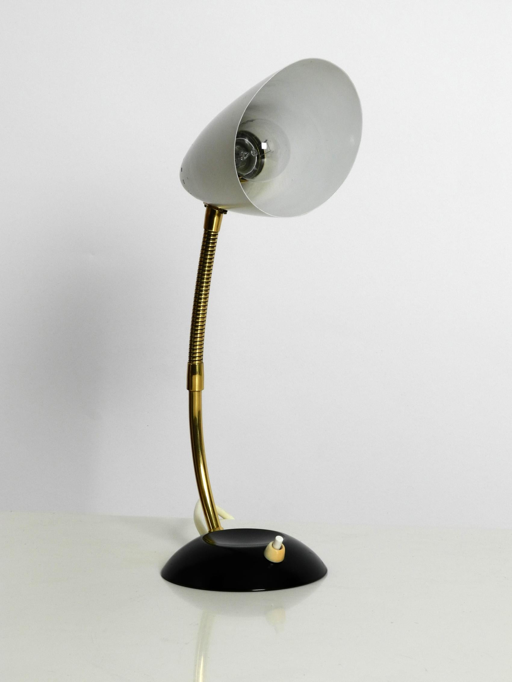 Classic Beautiful Mid-Century Modern Table Lamp by Kaiser Leuchten In Good Condition For Sale In München, DE