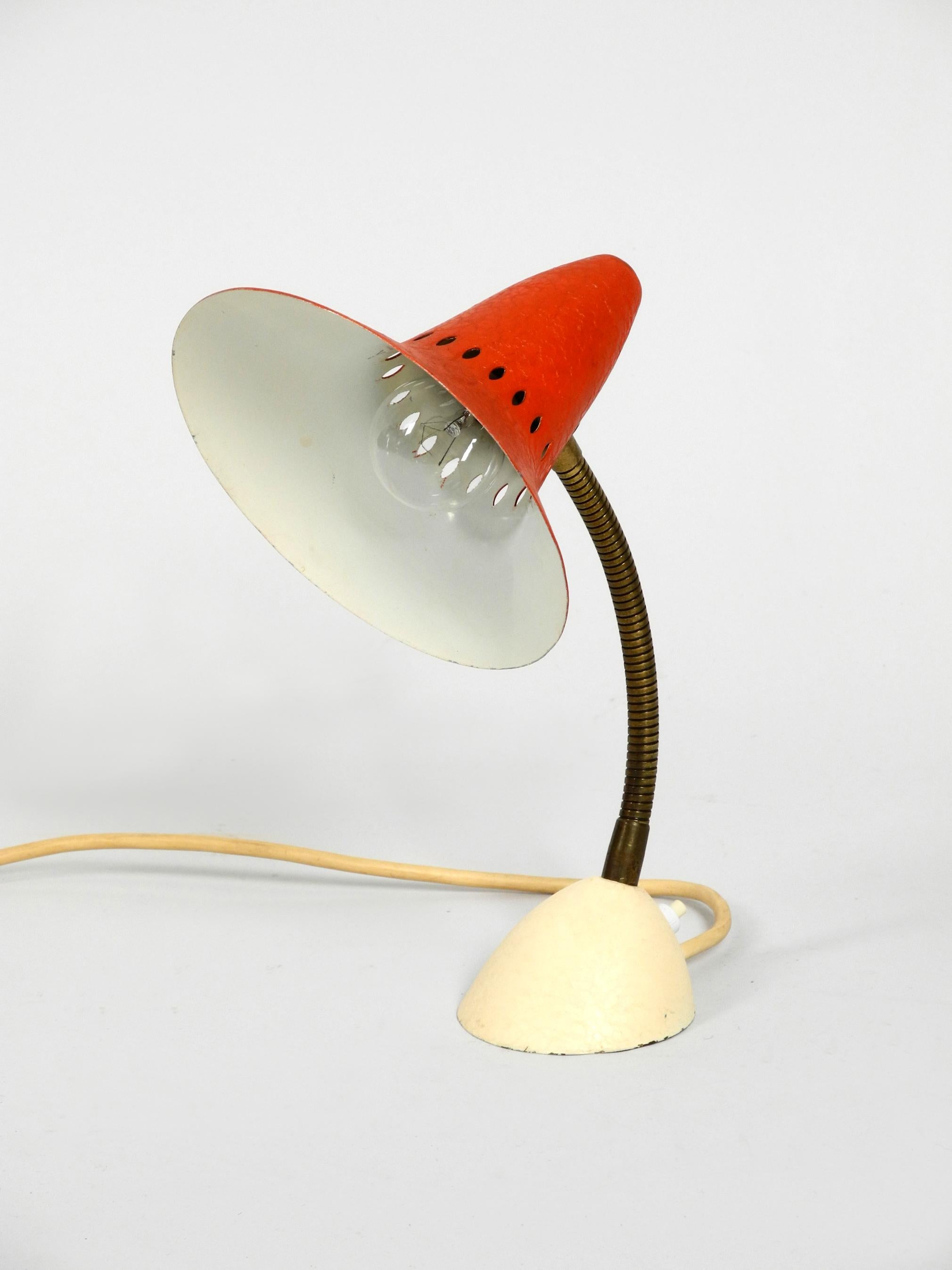 Mid-20th Century Classic Beautiful Mid-Century Modern Table Lamp For Sale