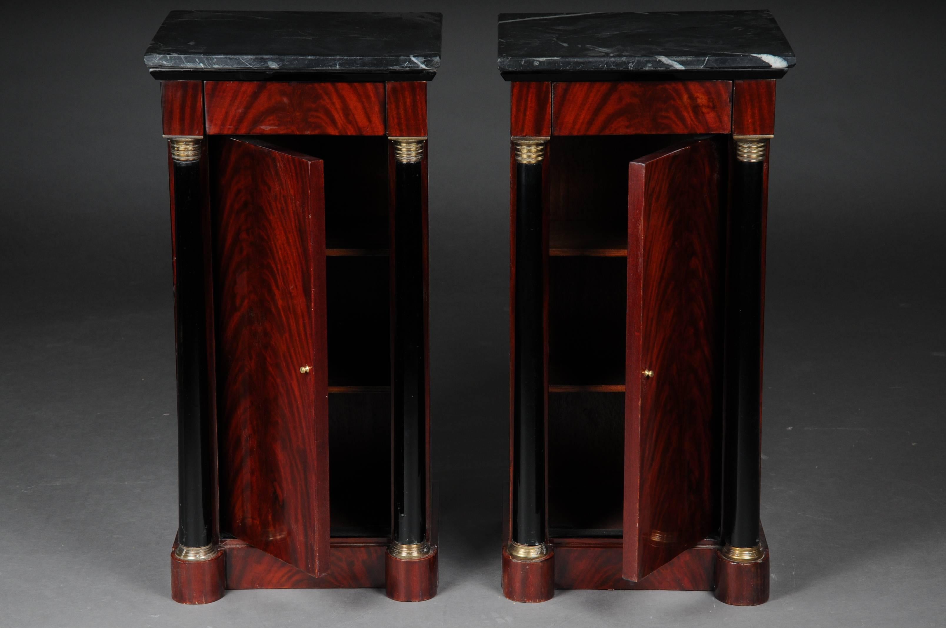 Mesilla de noche Classic, Mesilla auxiliar de Biedermeier, Caoba, Derecha en venta 2