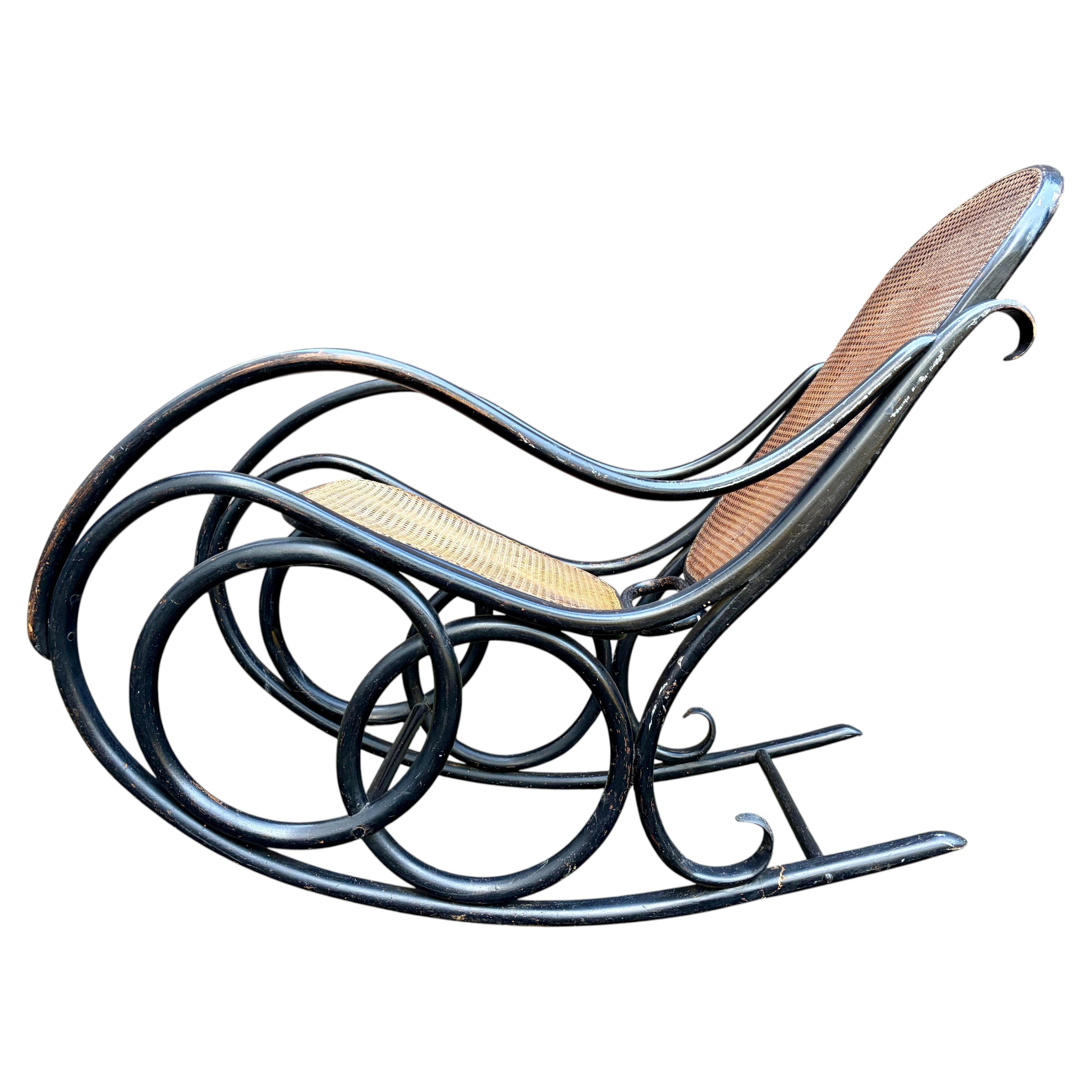 Classic Bent Wood Rocking Chair, Model No.4 by Gebrüder Thonet, Vienna, Austria