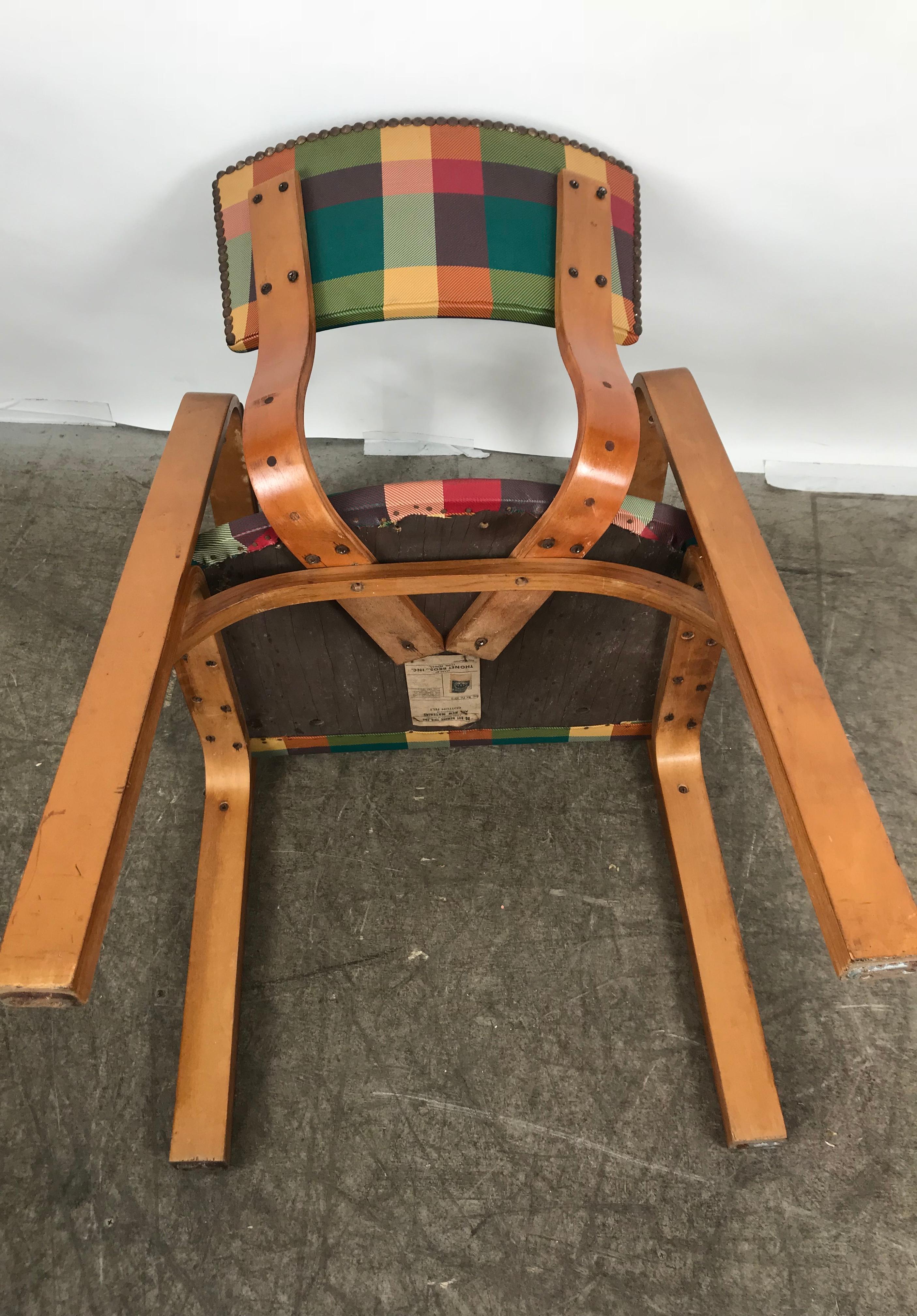 Mid-20th Century Classic Bentwood Armchair with Original Plaid Oil Cloth by Thonet Brothers 1940 For Sale