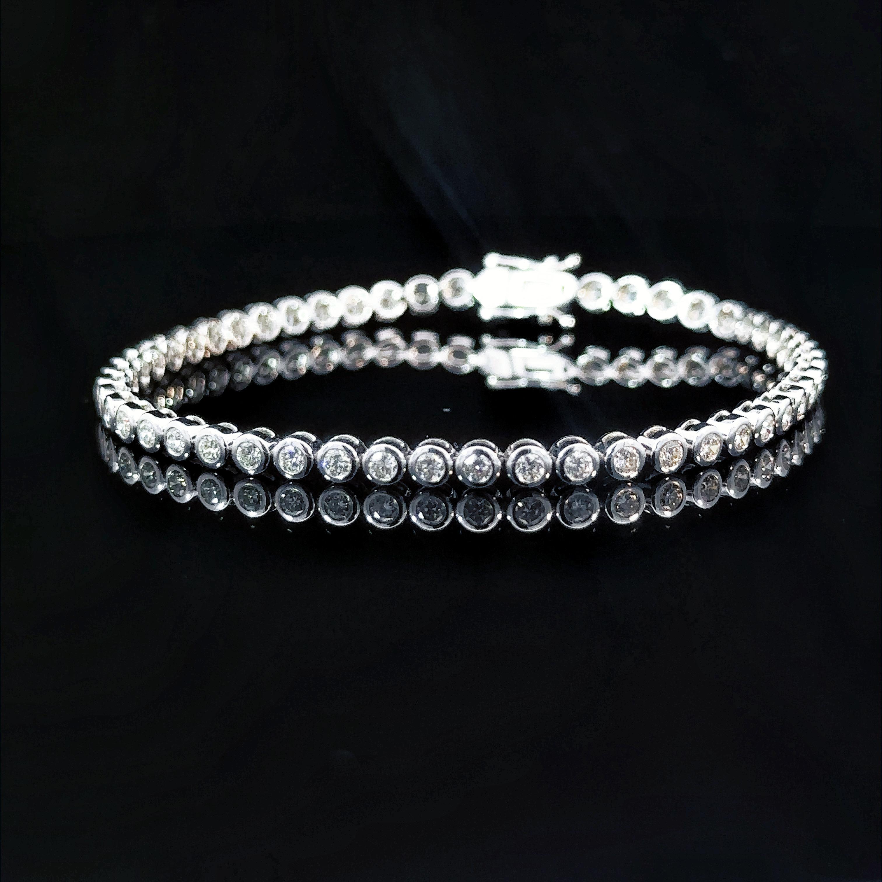 Brilliant Cut Classic Bezel Set Round Brilliant Diamond Tennis Bracelet, 2.19 Carats in 18k  For Sale