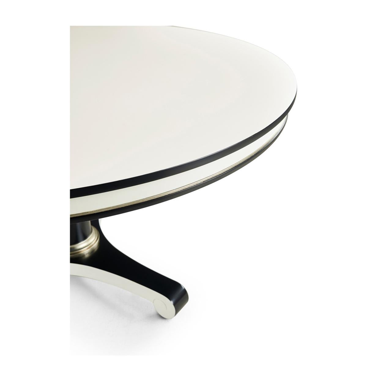 Vietnamien Table de salle à manger classique en noir et blanc en vente