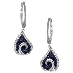 Boucles d'oreilles classiques en or blanc 18 carats avec diamants noirs