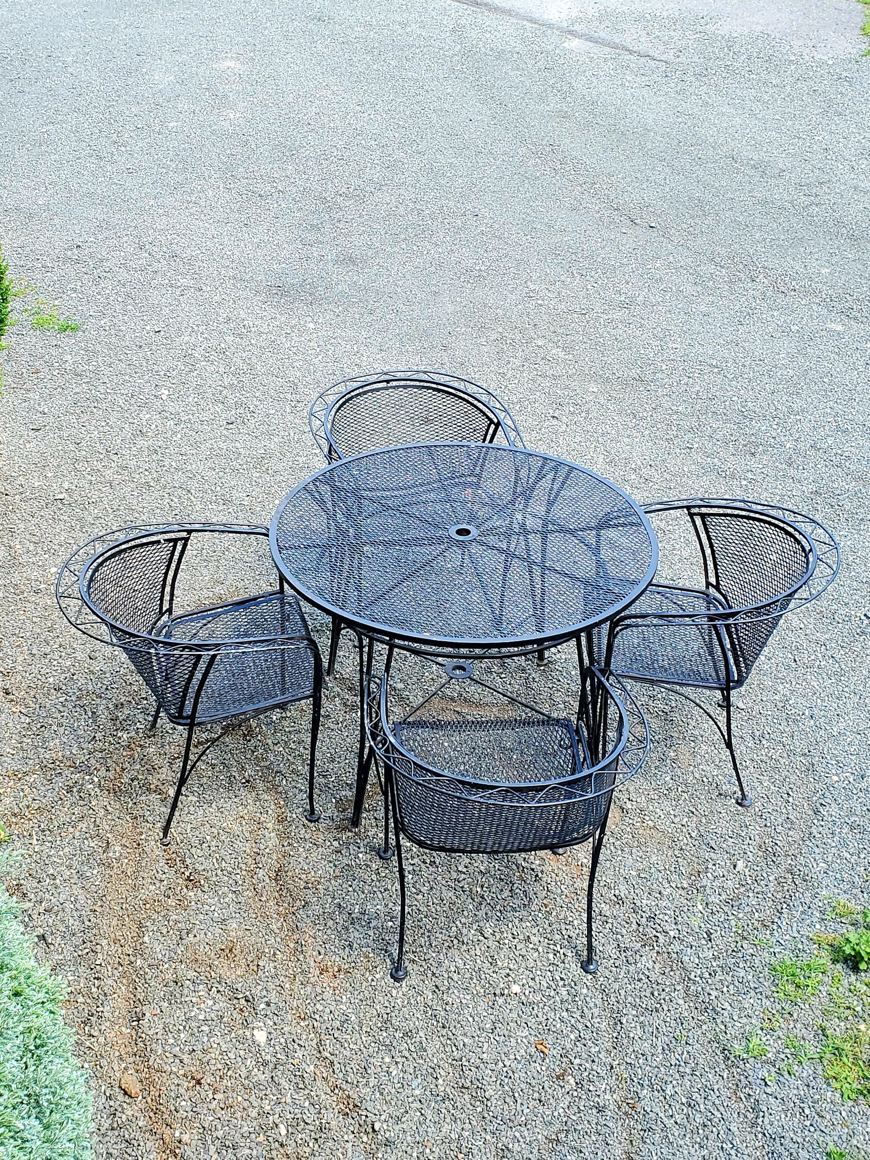 Classic Black Iron Mid-Century Modern Outdoor Dining Table and Chairs 4