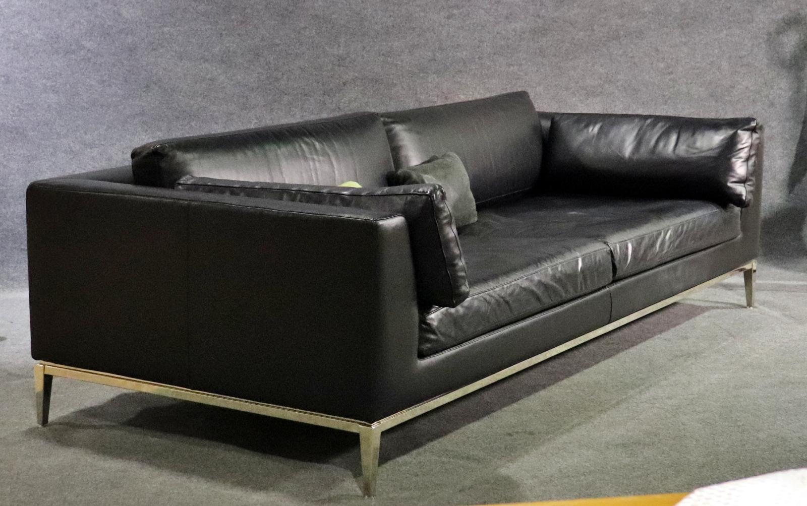 Late 20th Century Classic Black Leather Modern Sofa
