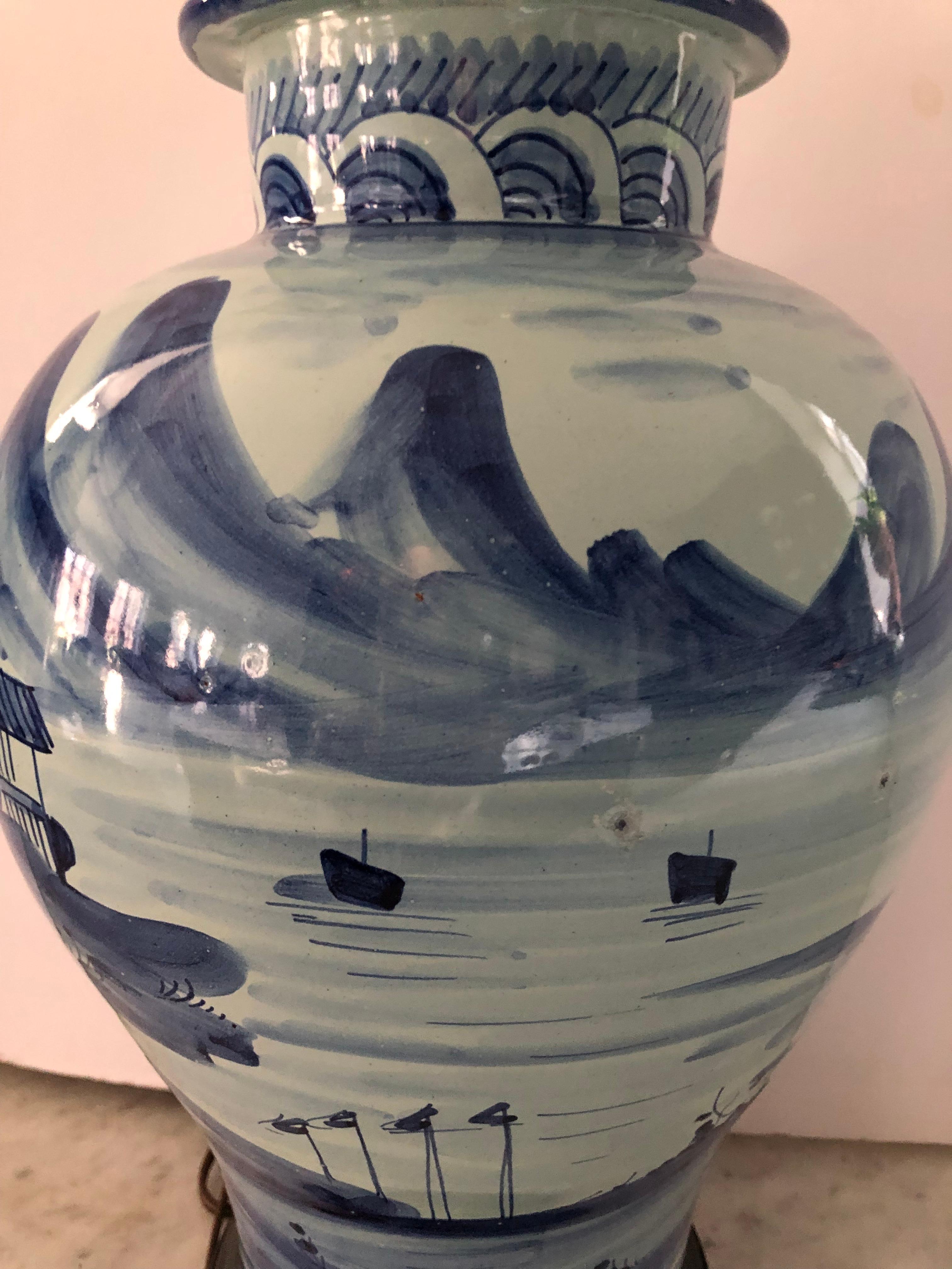 Lampe de table classique bleu et blanc en forme de pot à gingembre par Chapman en vente 1