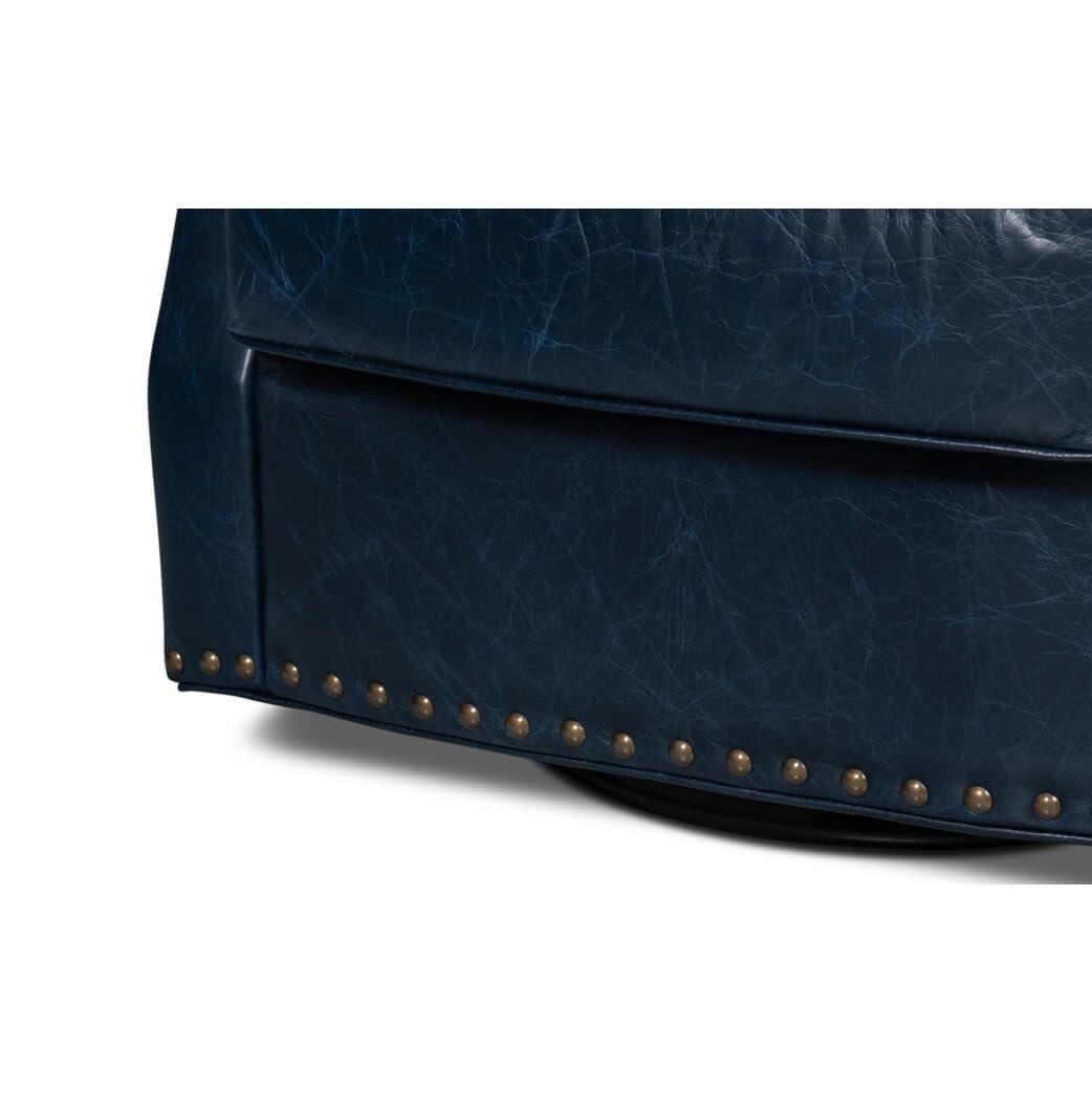 Classic Leather Fauteuil pivotant en cuir bleu en vente 3