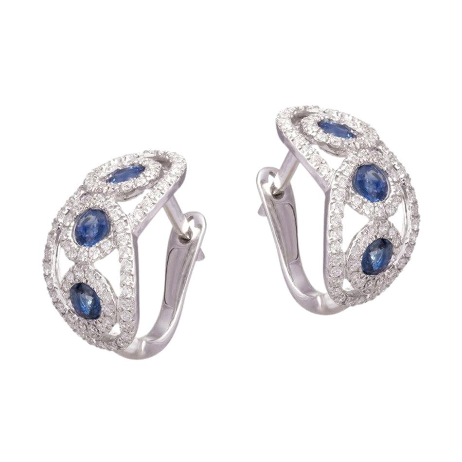 Boucles d'oreilles classiques en or blanc avec saphir bleu et diamant