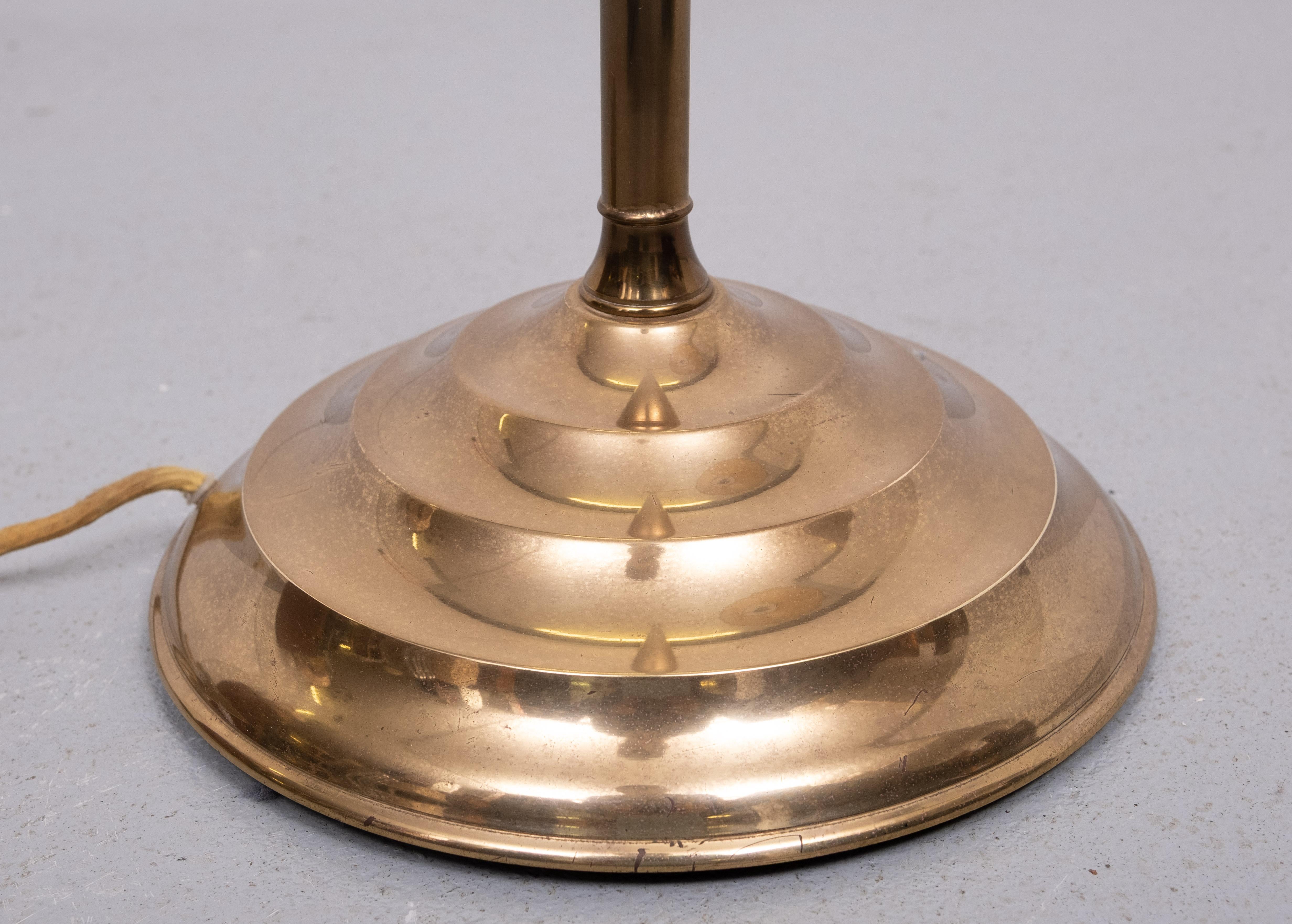 Klassische Stehlampe aus Messing mit gebogenem Hals, 1950er Jahre im Zustand „Gut“ im Angebot in Den Haag, NL