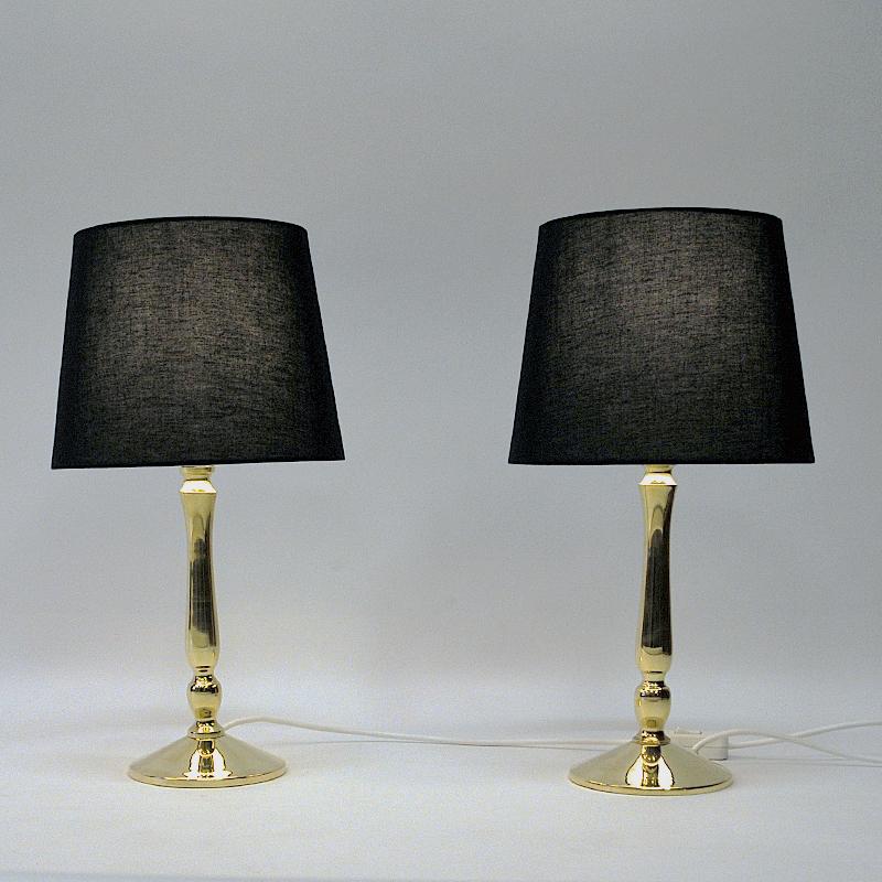 Milieu du XXe siècle Paire de lampes de bureau classiques en laiton de Scandinavie, années 1950 en vente