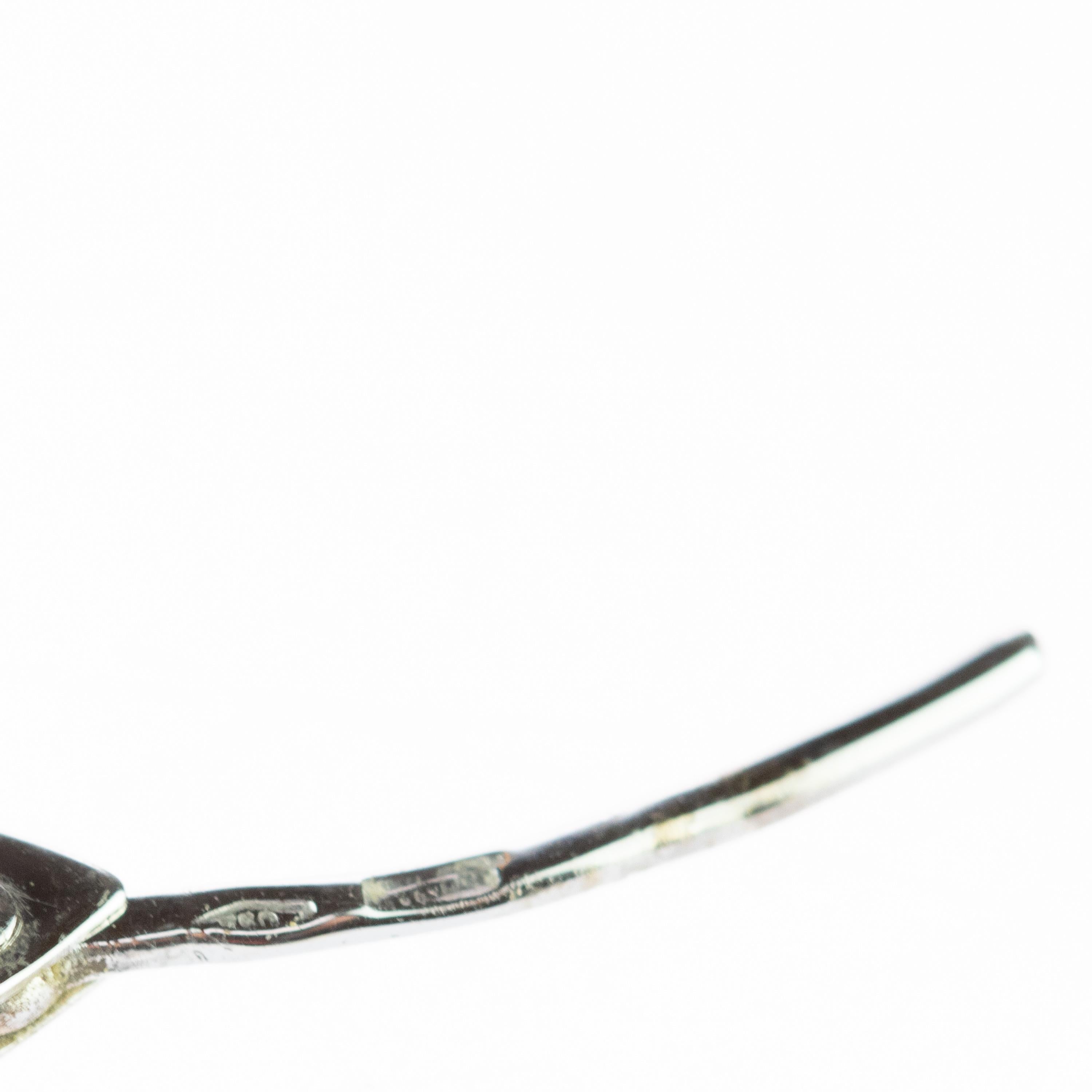 Orecchini a cerchio classici con diamante brillante da 0,9 carati fatti a mano in oro bianco 18 carati in vendita 2