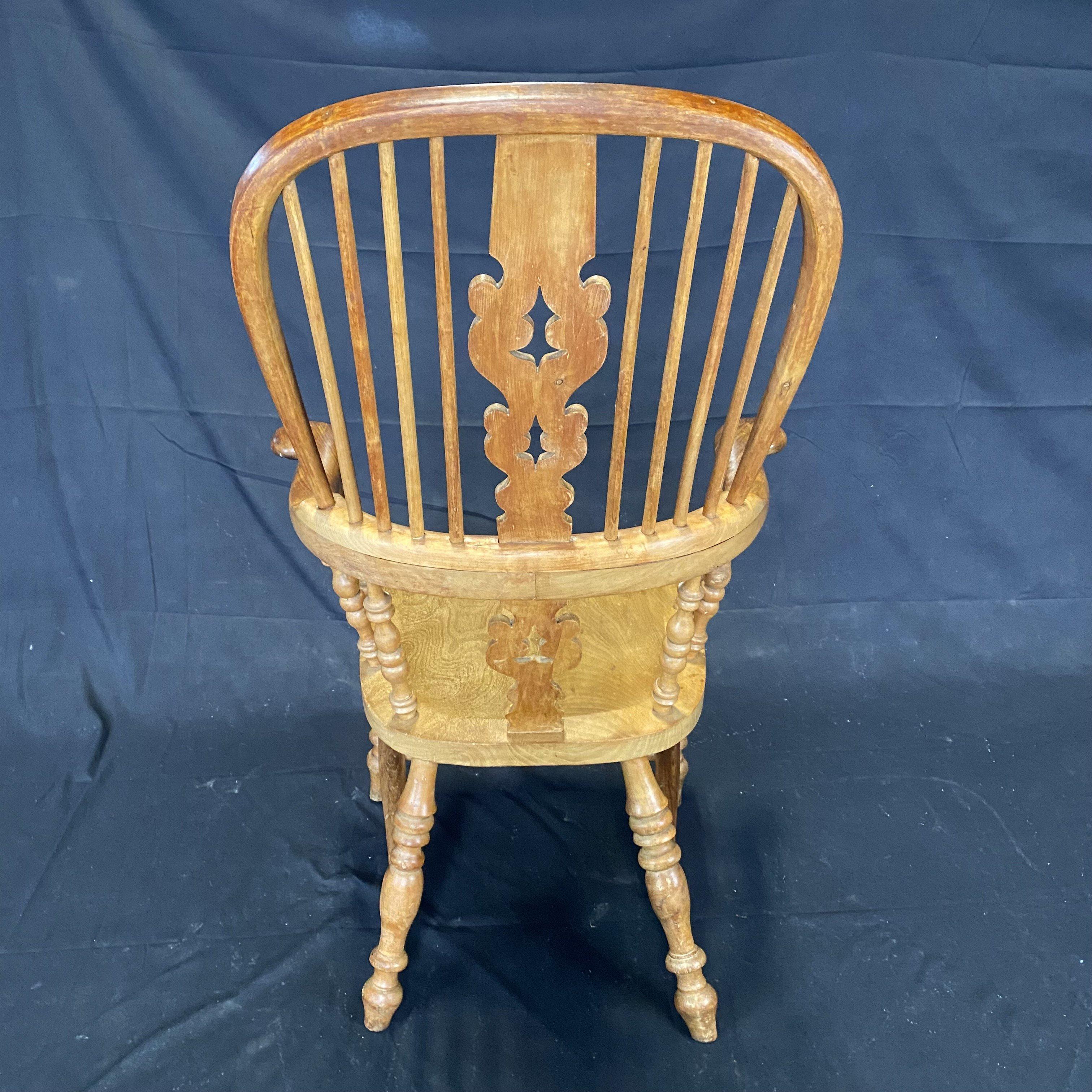 Classic British Antique Oak Windsor Chair  5