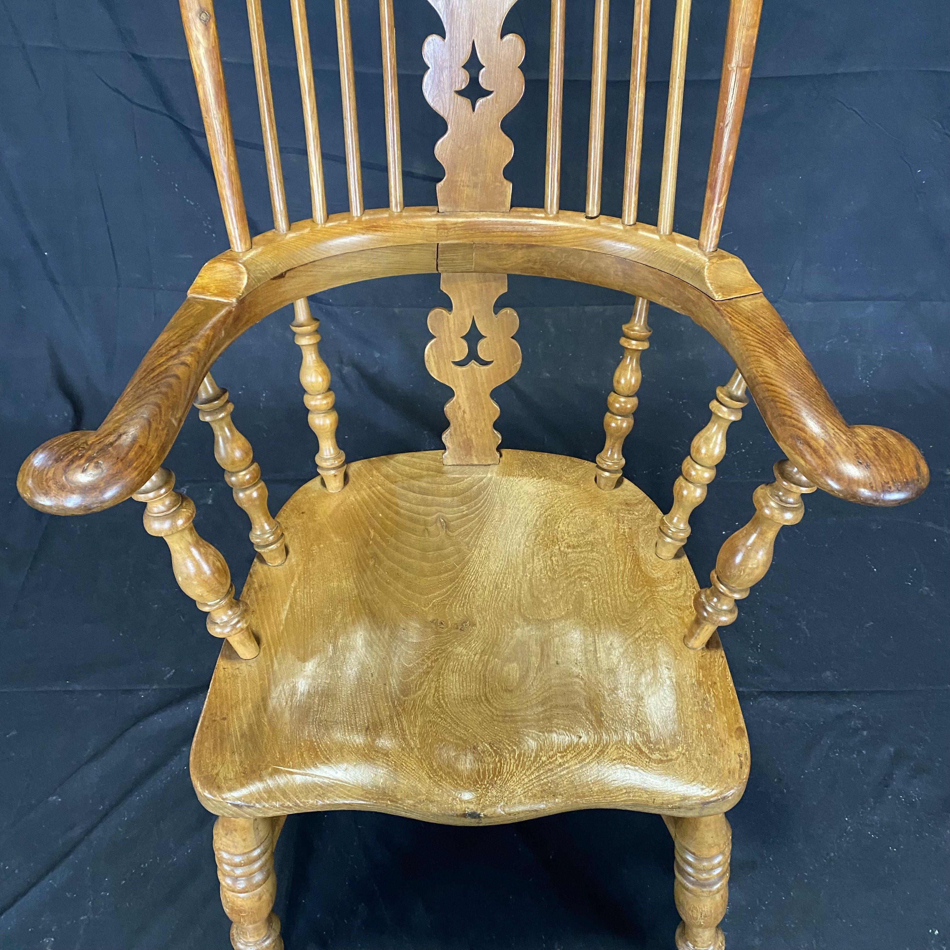Early 20th Century Classic British Antique Oak Windsor Chair 