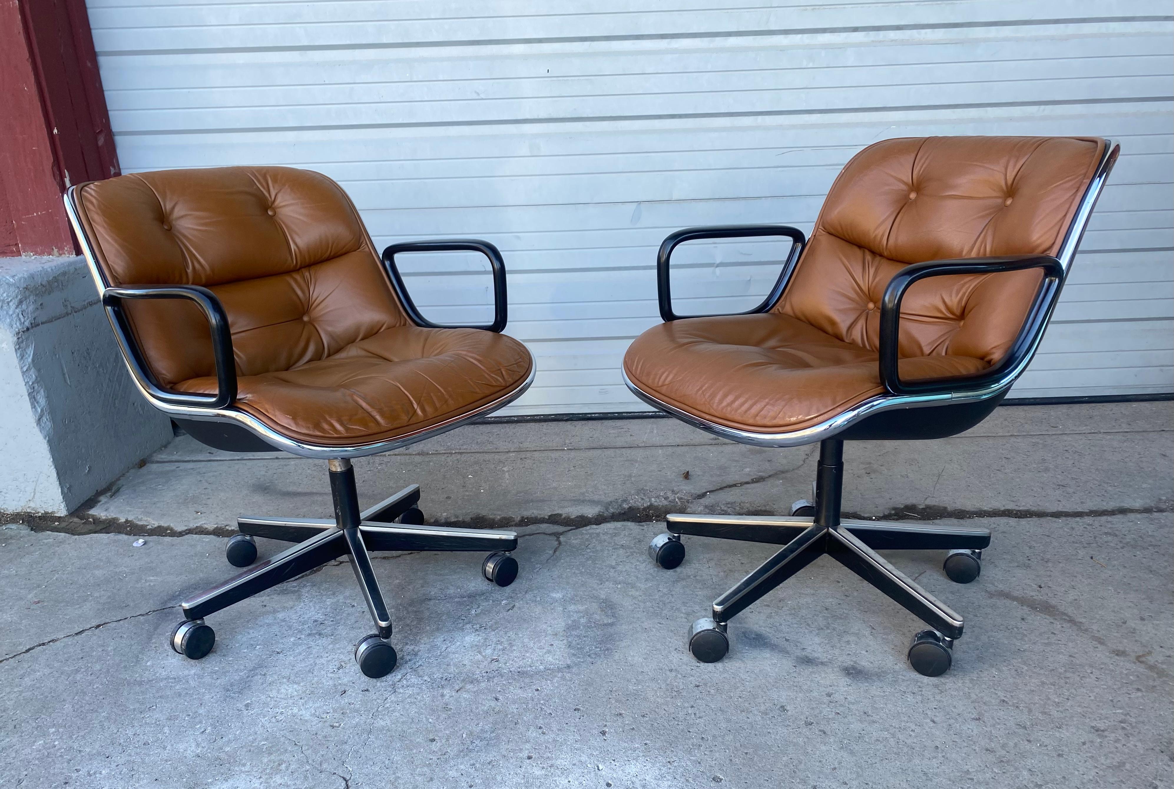 Cuir Classic Brown Leather & Chrome Pollock Chairs manufactured by Knoll , 1980s en vente