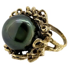 Classic Brutalist "Nest" Ring for Tahitian Black-Green Pearl in Yellow Gold