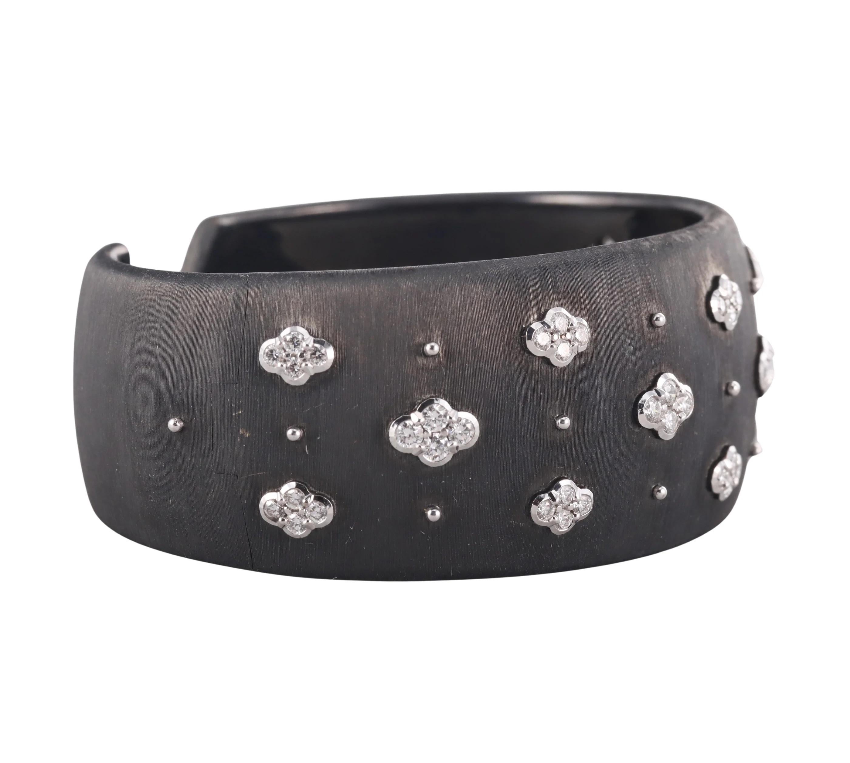 Taglio rotondo Bracciale classico con diamanti 18k anneriti di Buccellati in vendita