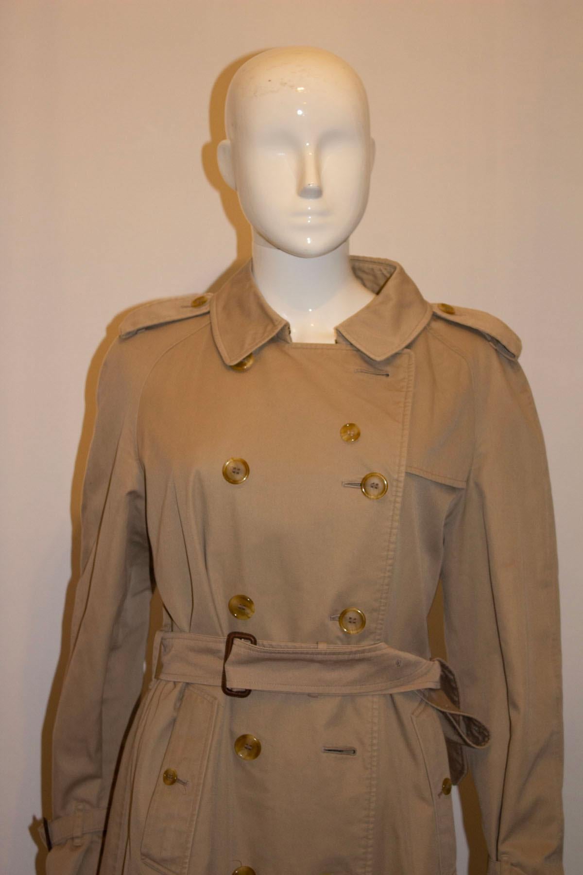 Classic Burberry Trench Coat In Good Condition In London, GB