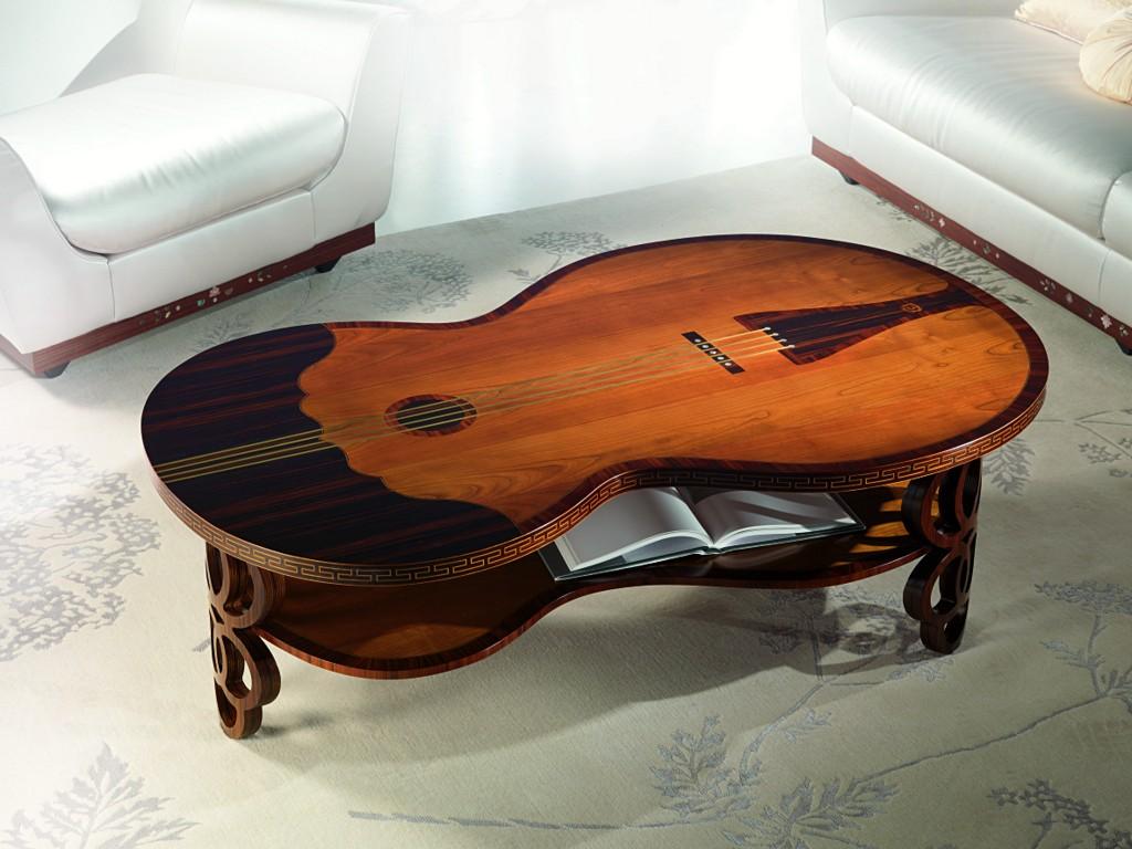 The shape reminds of a bass fiddle, it has a surface made of ebony and cerejeira feather band veneer with brass inlay work reminiscent of the “strings” of the musical instrument. The surface is enriched with extensive wood fretwork. 