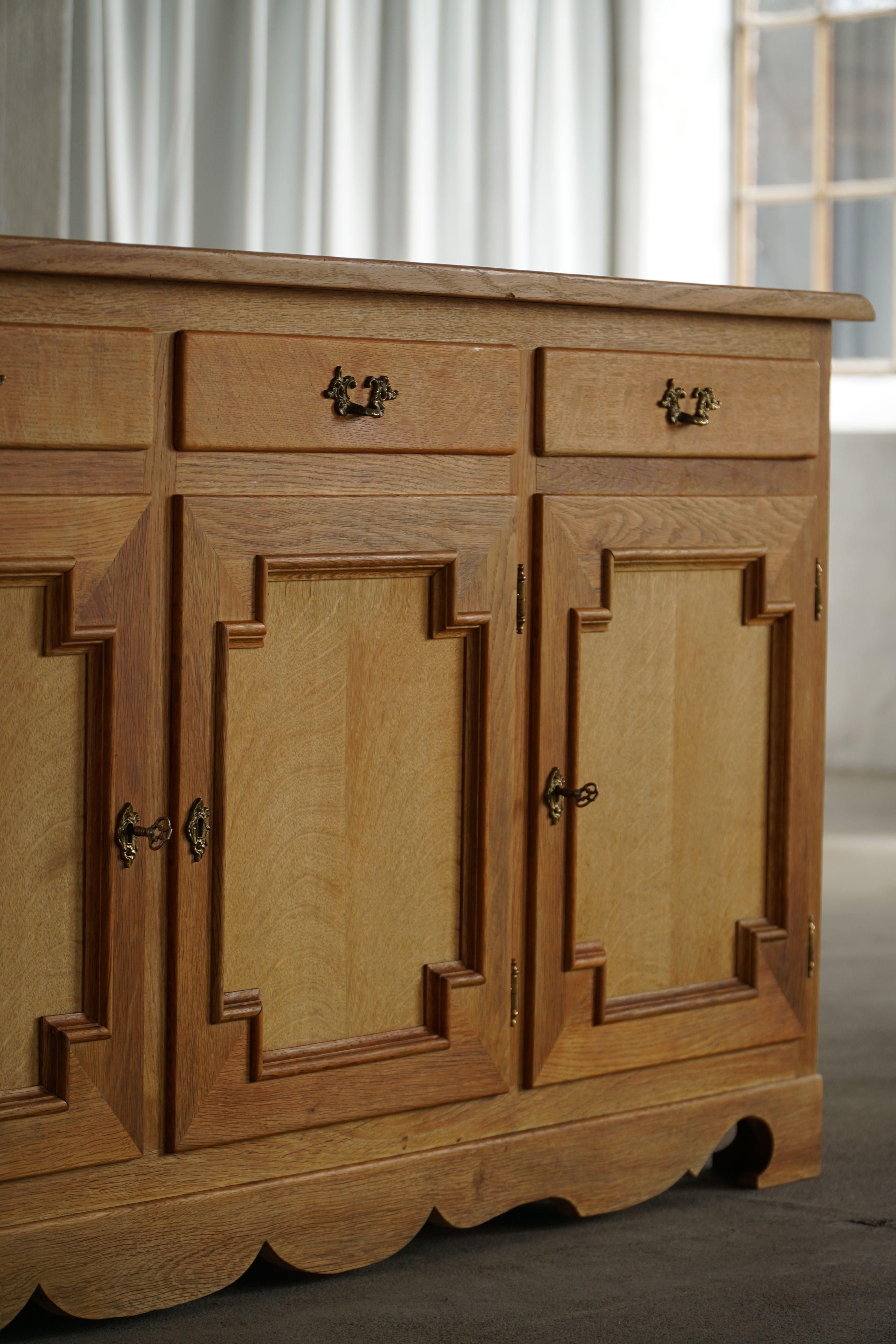 Mobile classico / Credenza in Oak, Buffet danese del Mid Century Modern, anni '60 in vendita 5