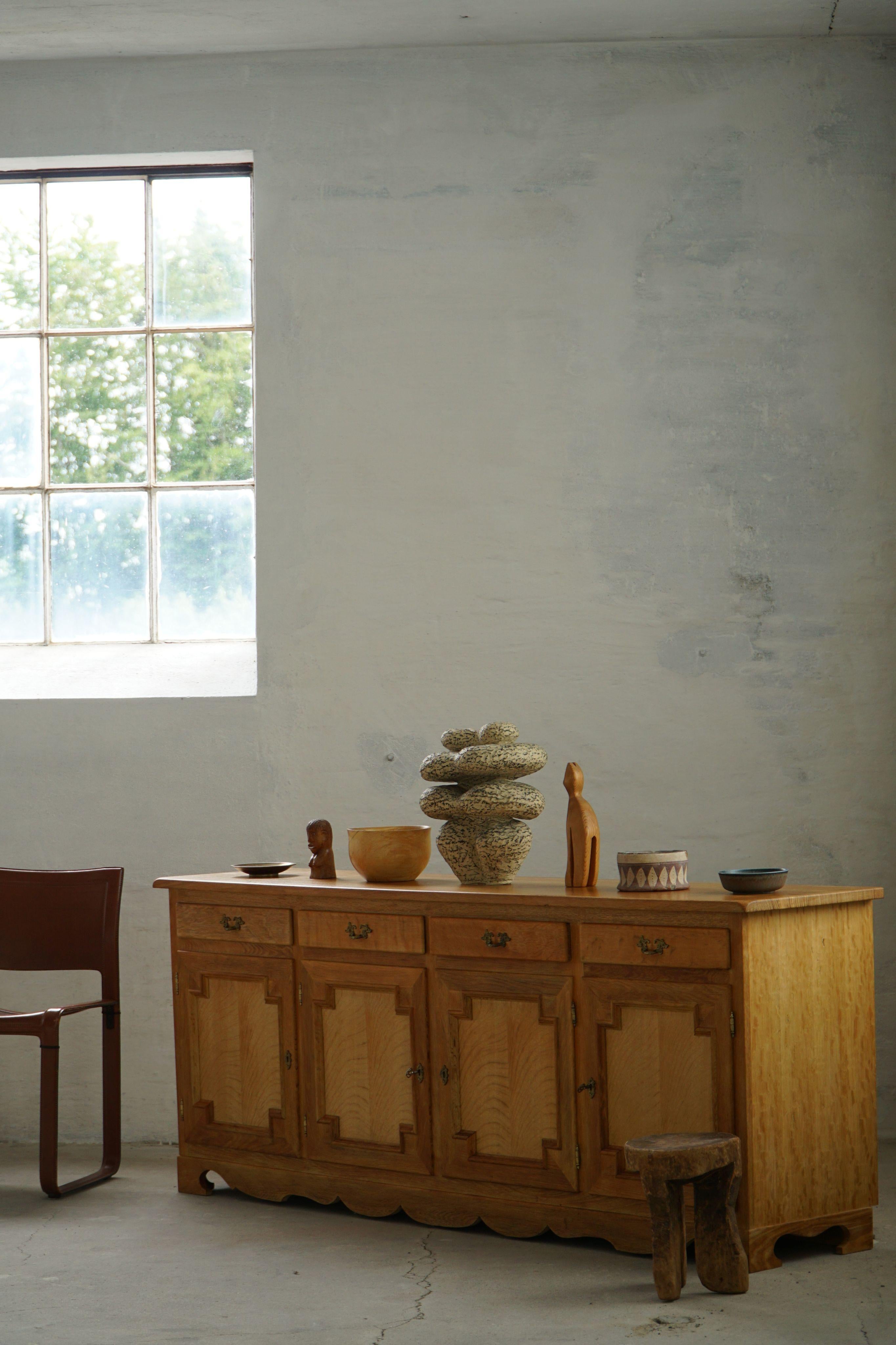 XX secolo Mobile classico / Credenza in Oak, Buffet danese del Mid Century Modern, anni '60 in vendita